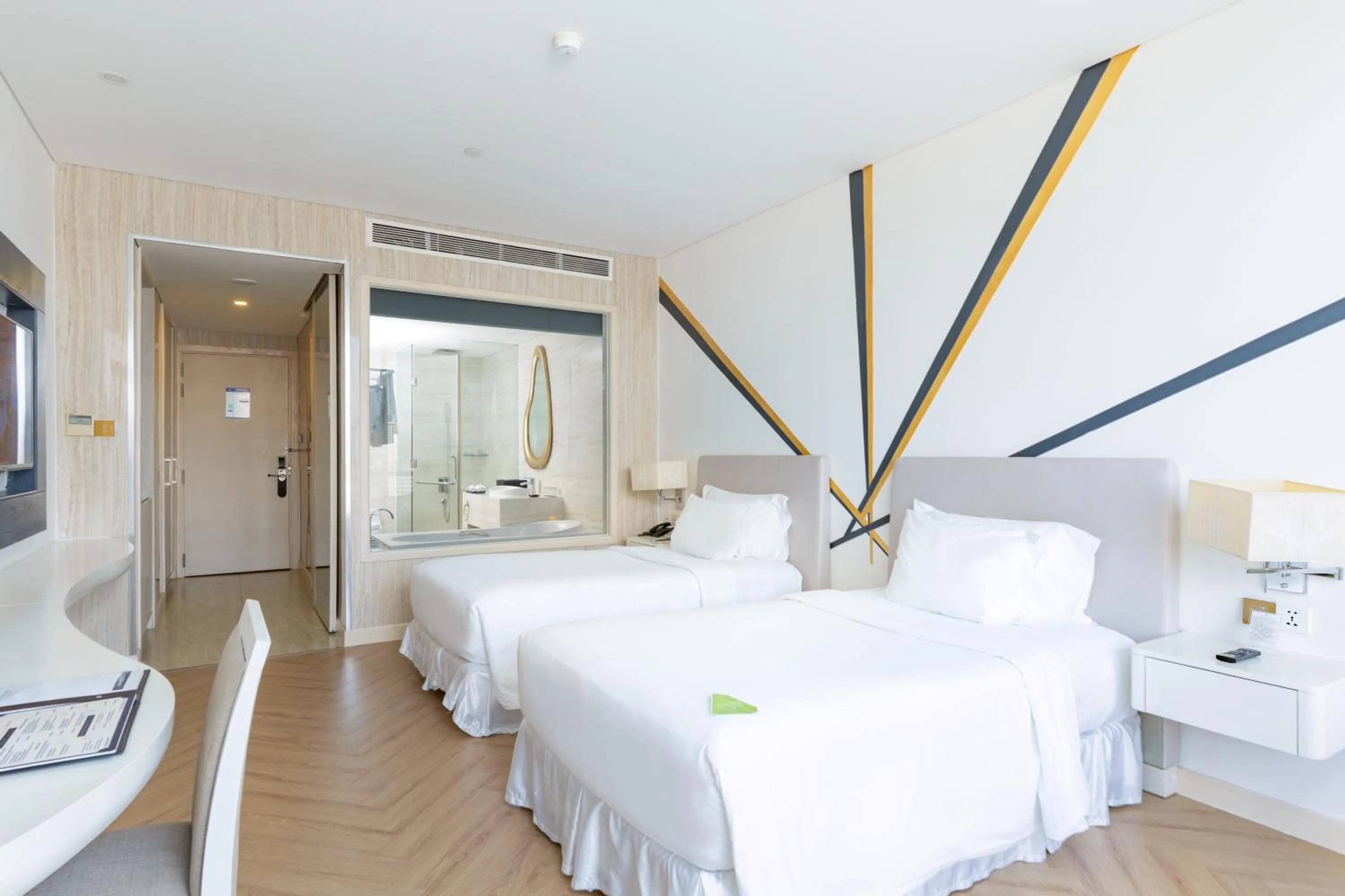 Bed in Diamond Bay Hotel