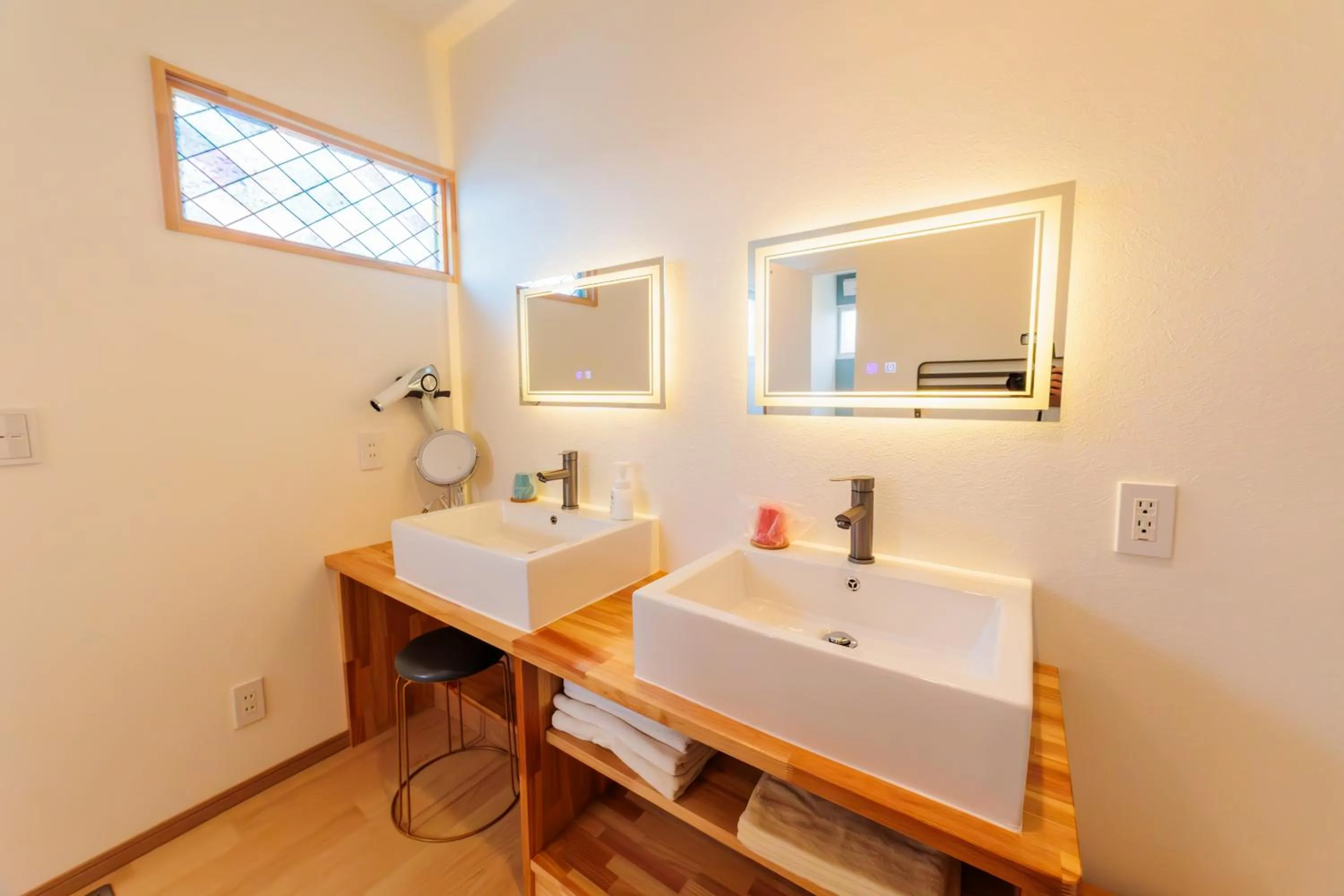 Bathroom in Tomareru Himitsukichi L-Base