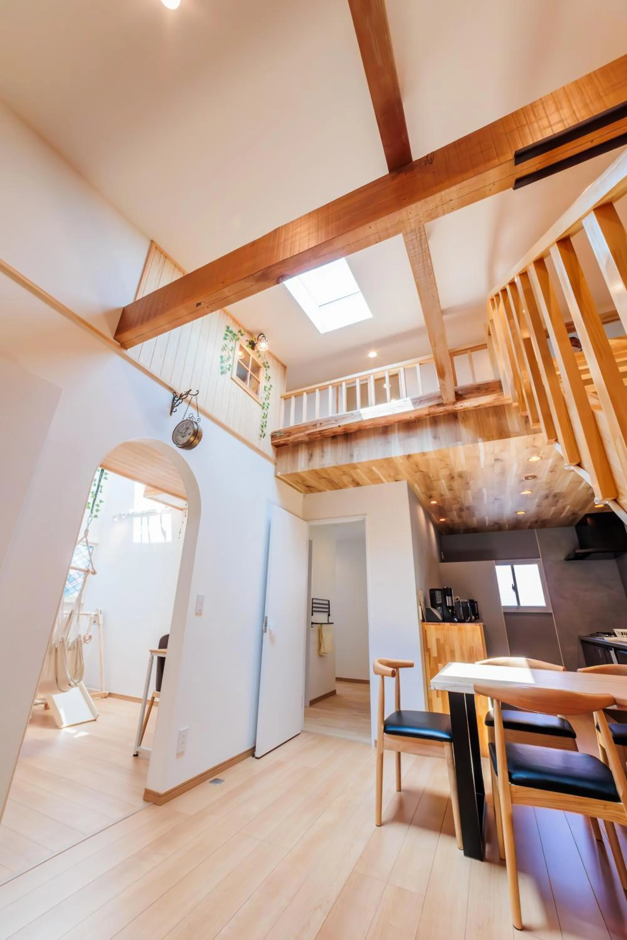 Photo of the whole room in Tomareru Himitsukichi L-Base