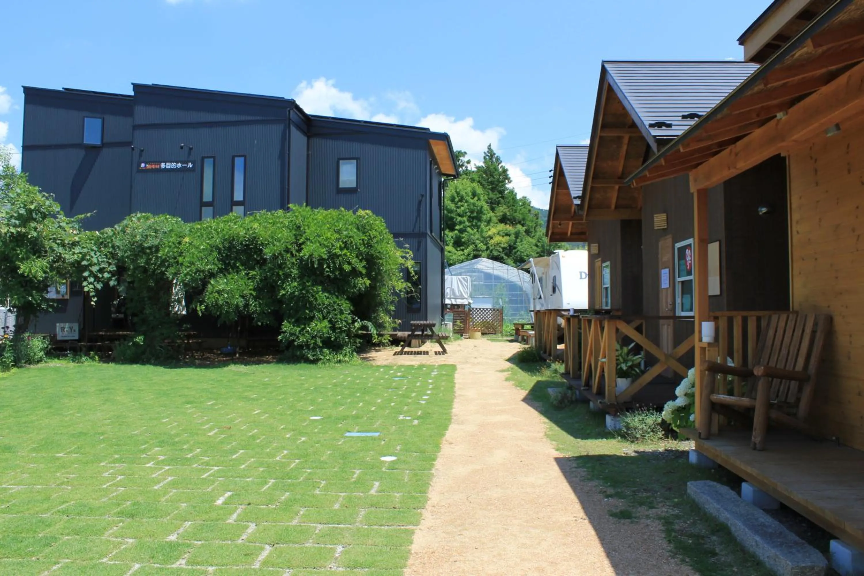 Property building in Tomareru Himitsukichi L-Base