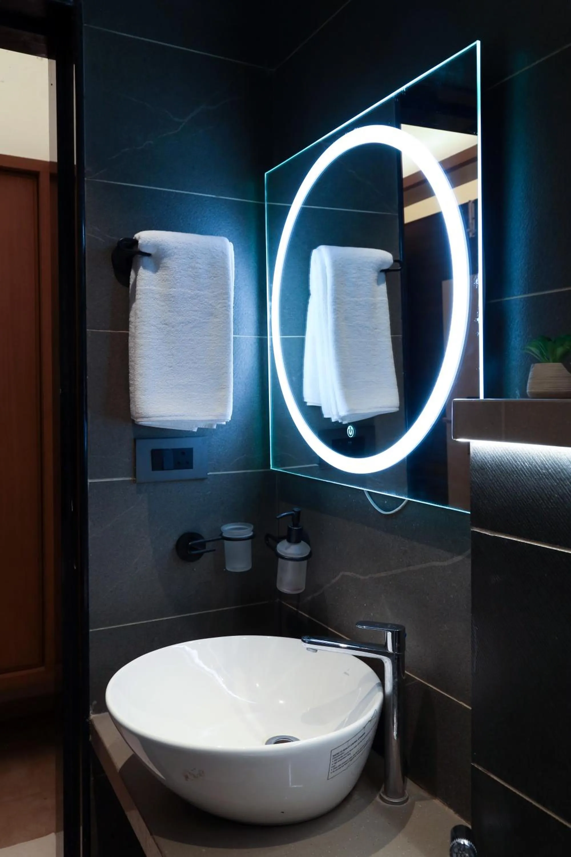 Bathroom in Hotel The Leaf