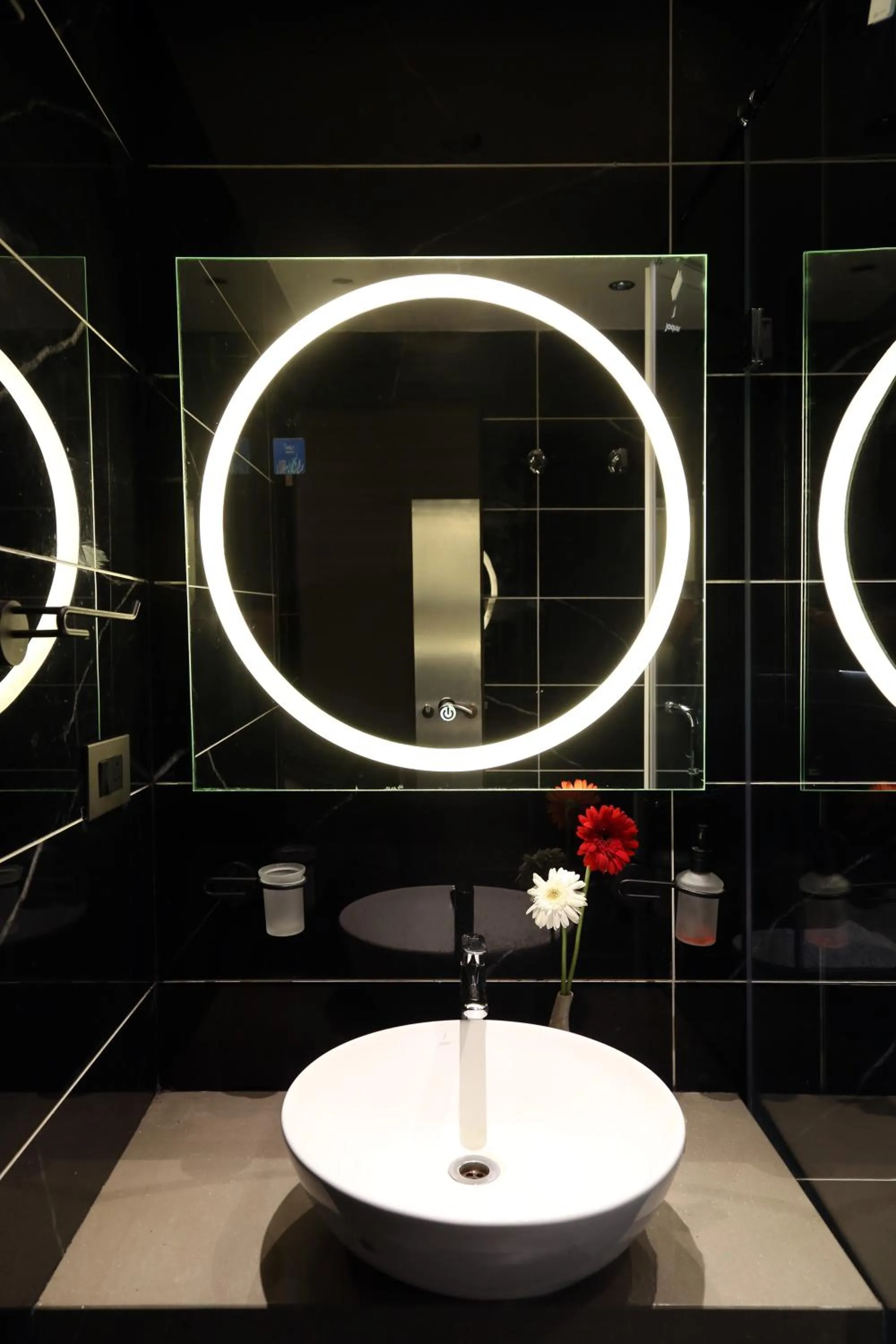 Bathroom in Hotel The Leaf