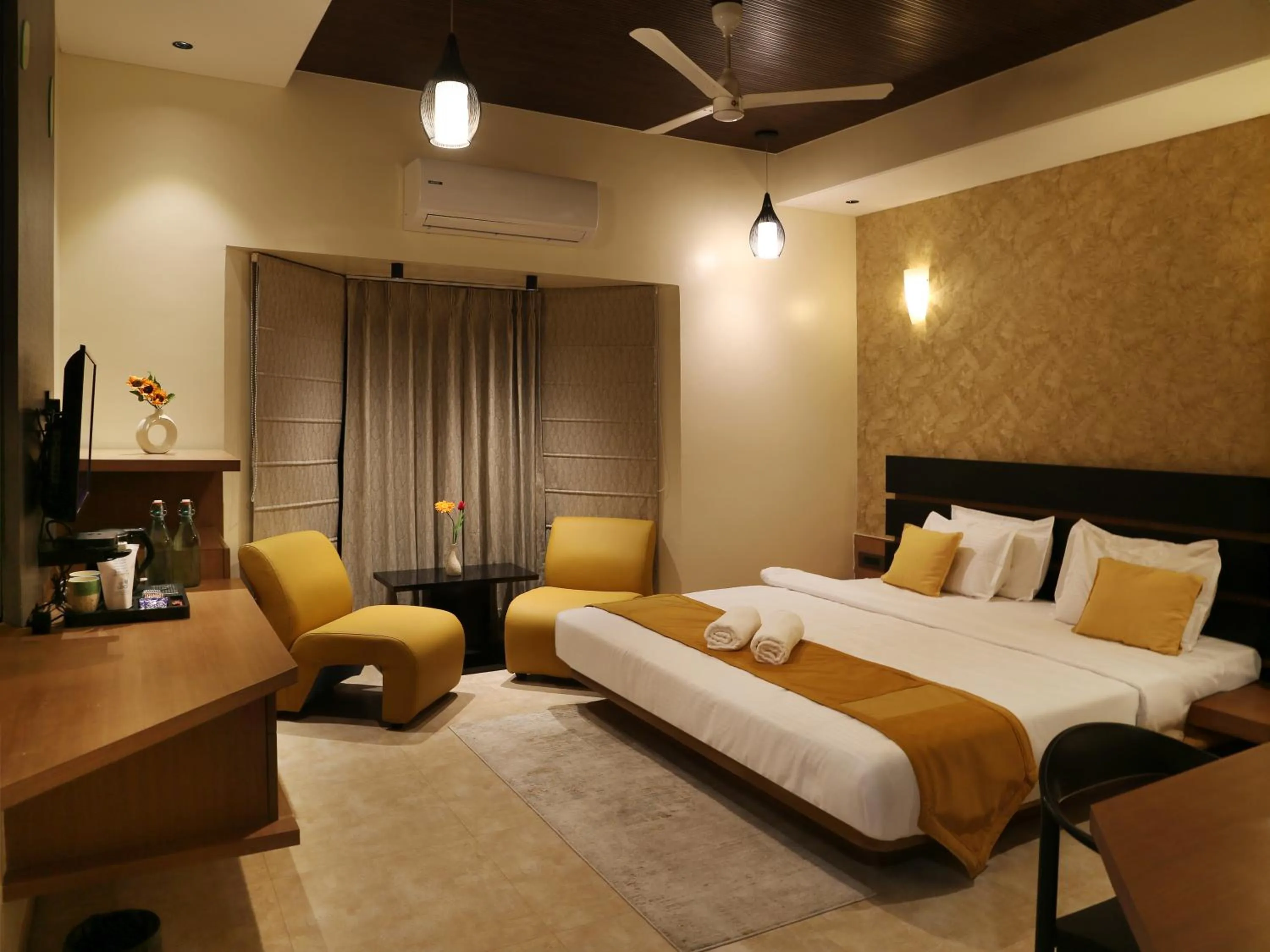 Bedroom, Bed in Hotel The Leaf