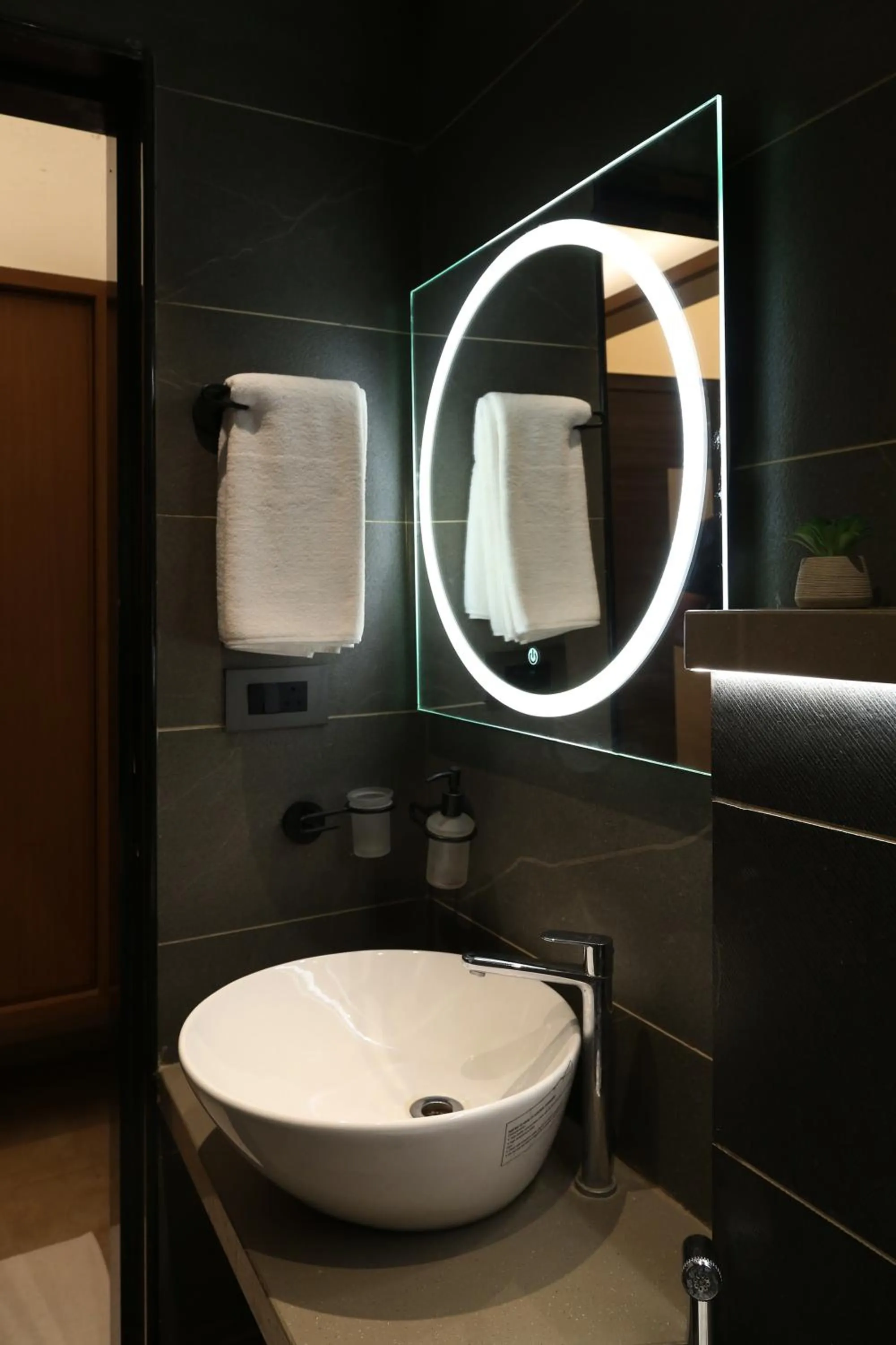 Bathroom in Hotel The Leaf