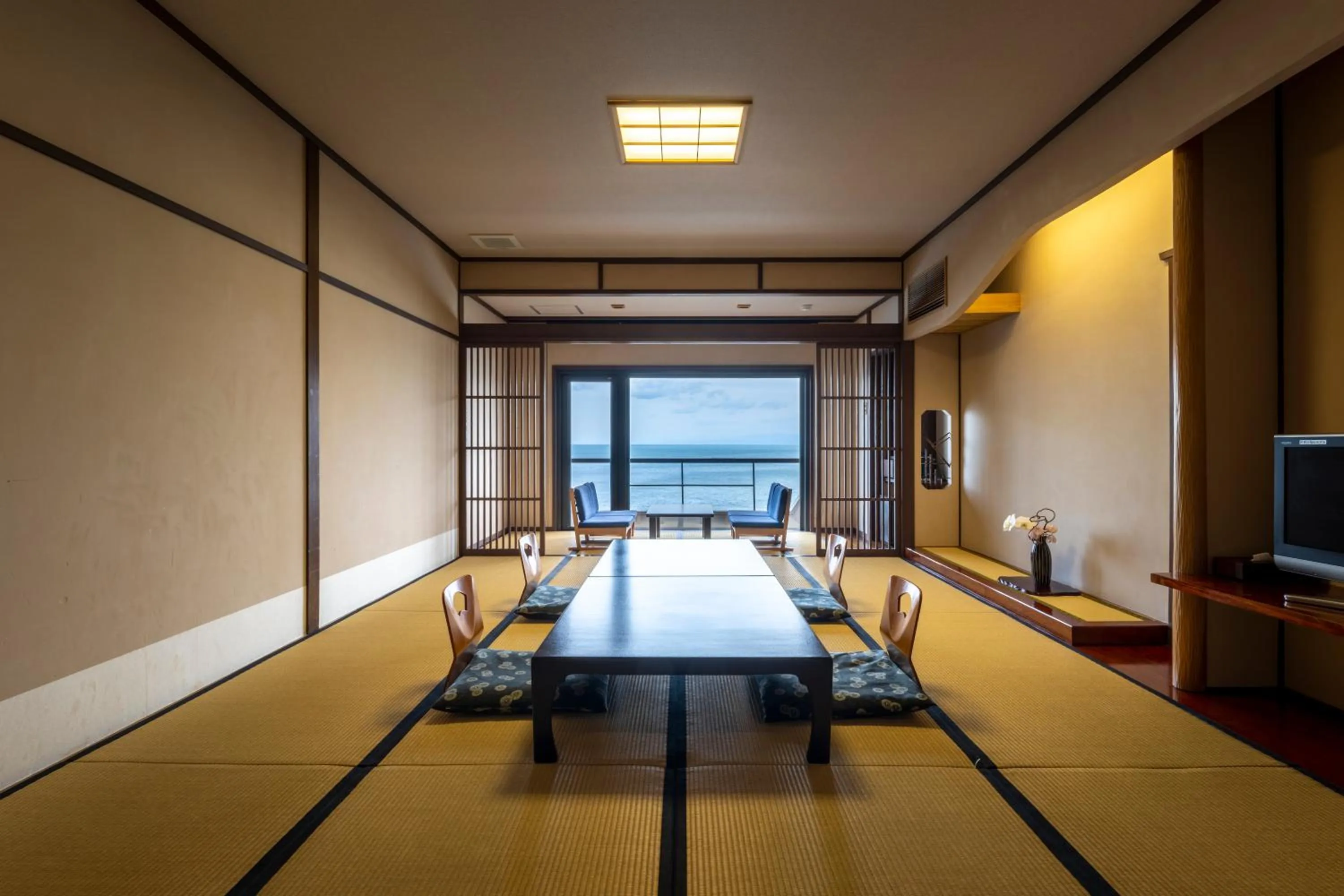 Photo of the whole room in Awakan