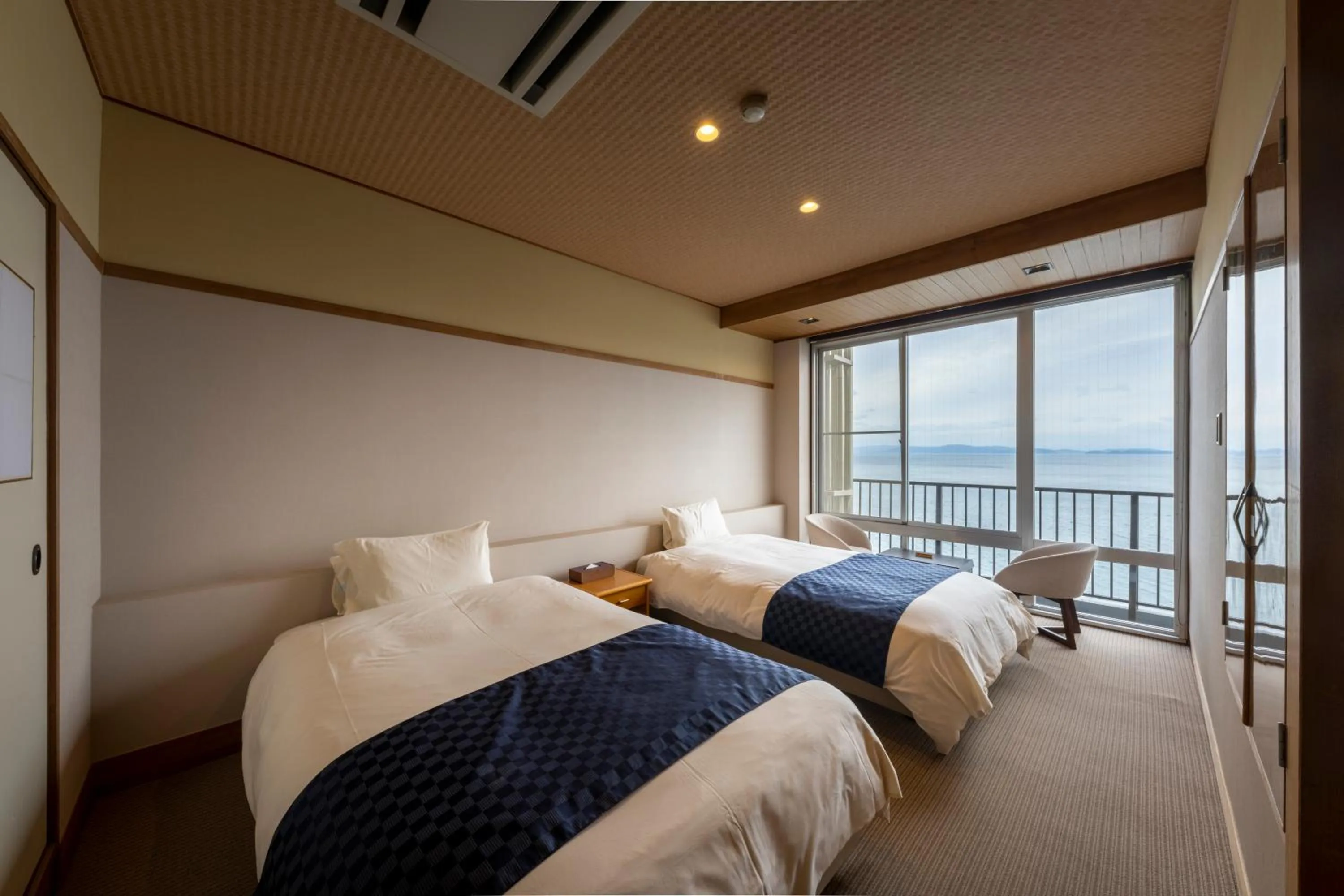 Photo of the whole room, Bed in Awakan