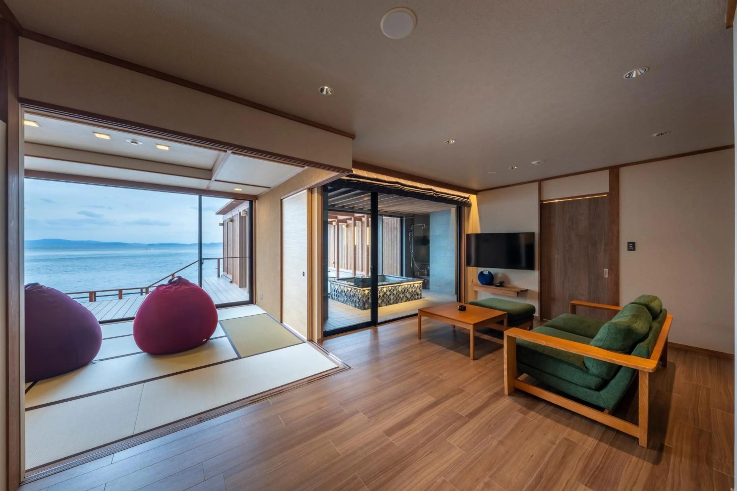 Photo of the whole room in Awakan