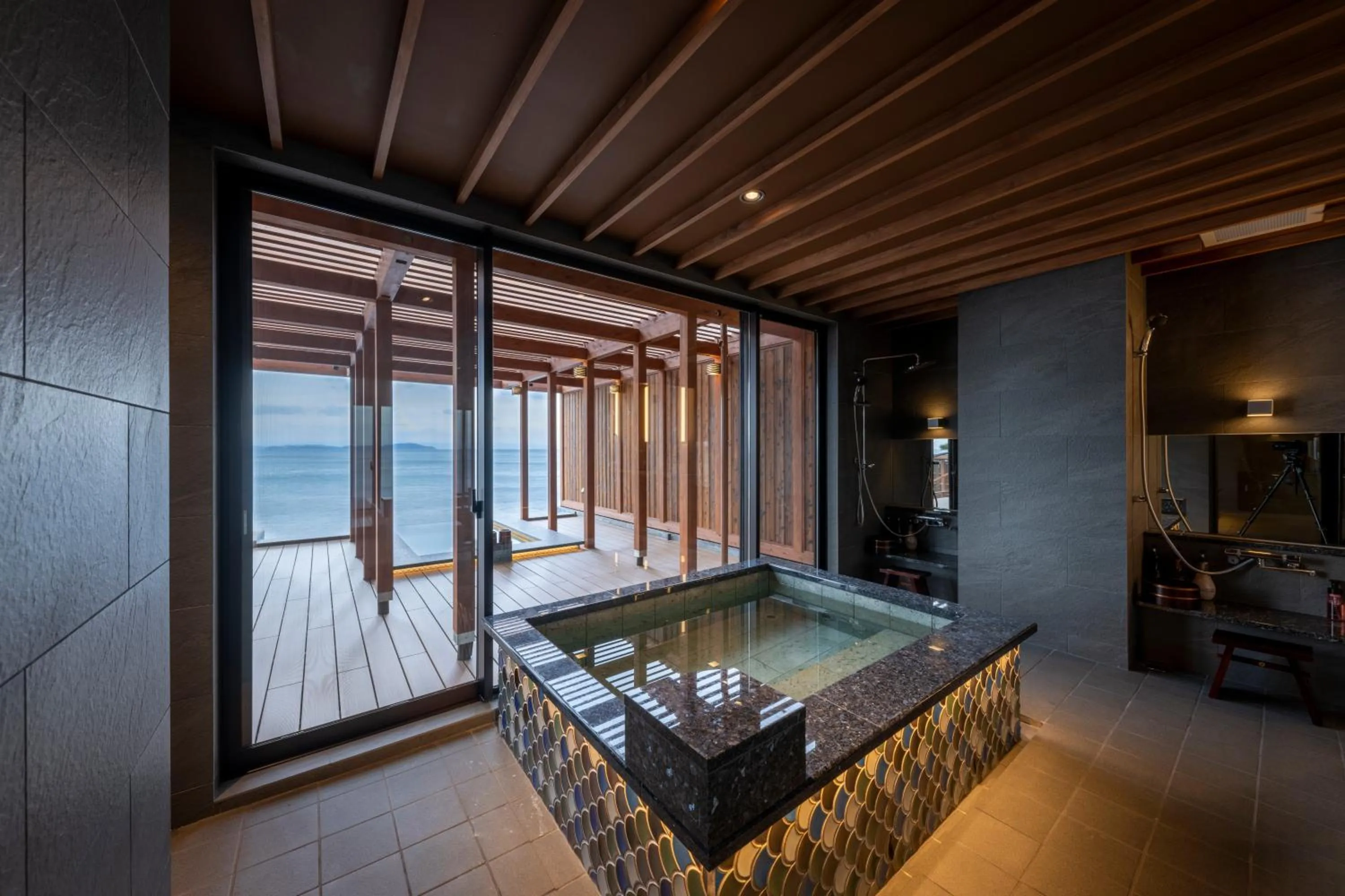 Photo of the whole room in Awakan