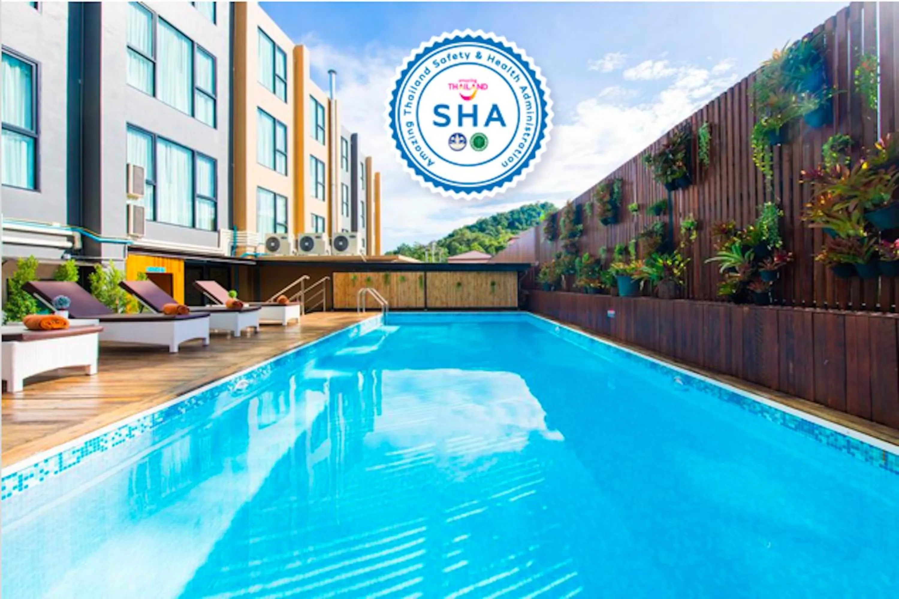 Swimming pool in Tetris Hotel