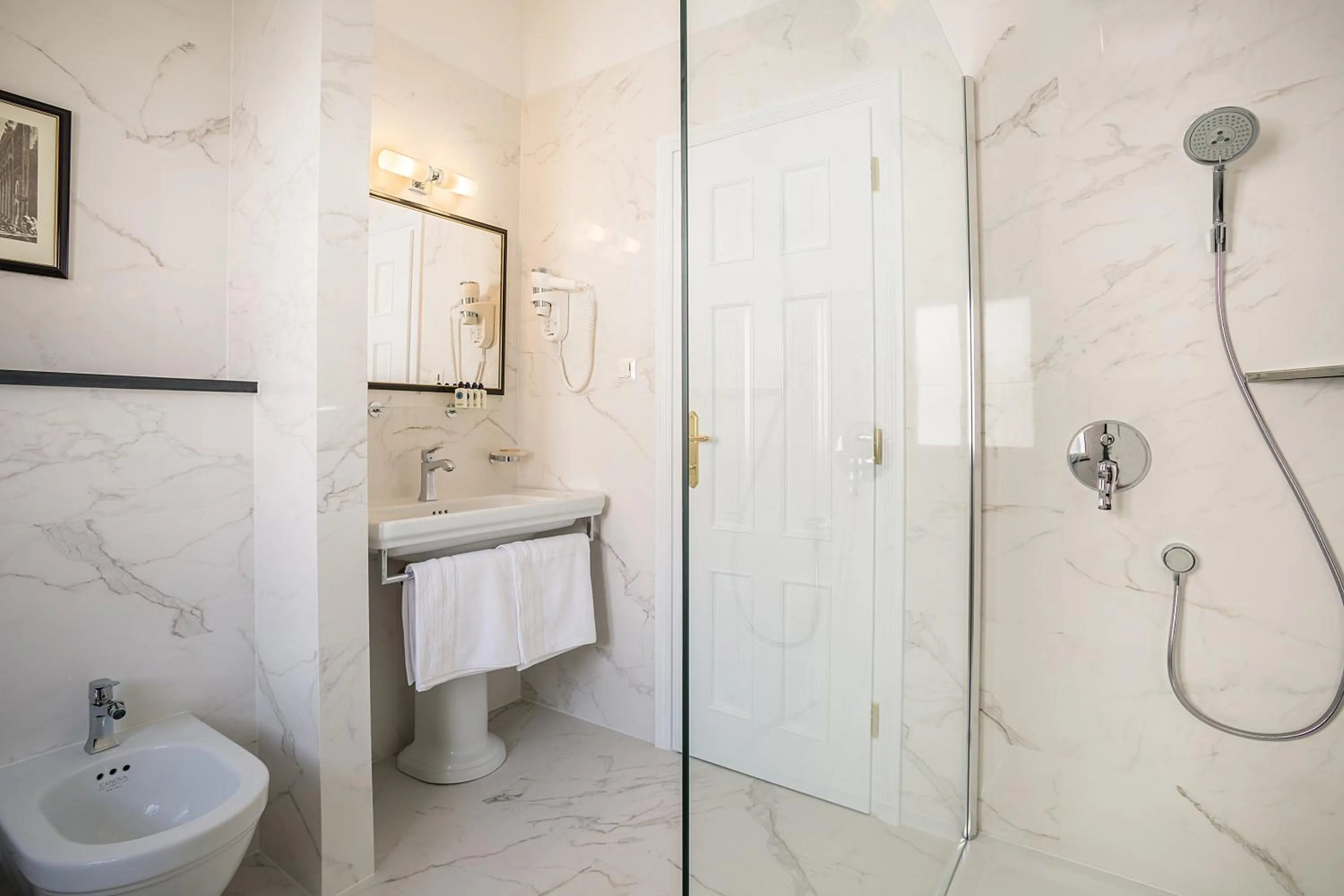 Bathroom in Splendida Palace