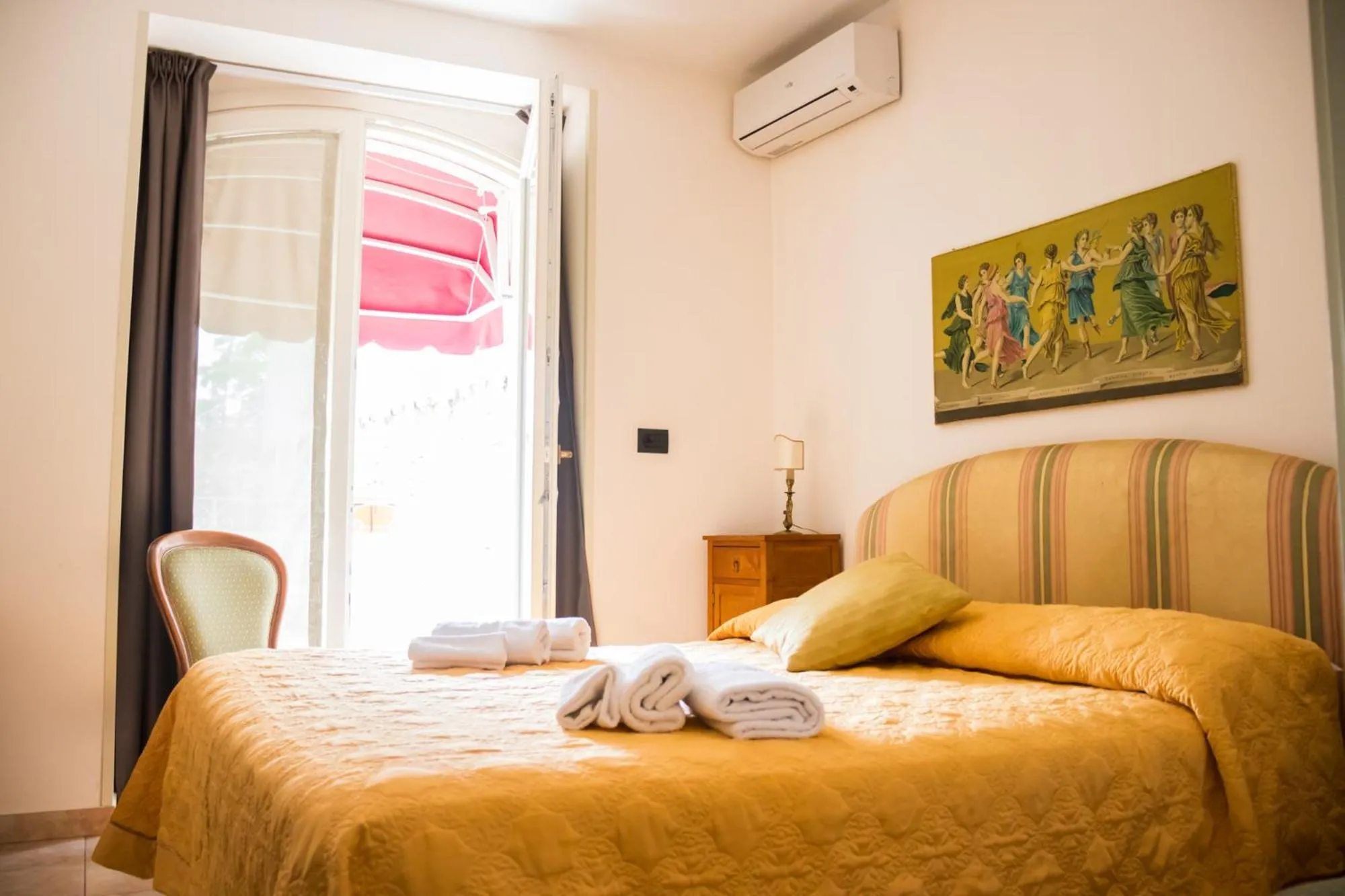 Photo of the whole room, Bed in B&B I Licutiani