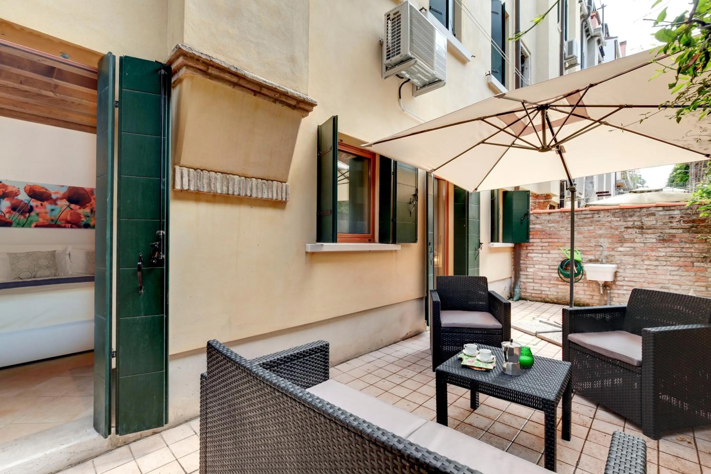 Patio in Cannaregio - Venice Style Apartments