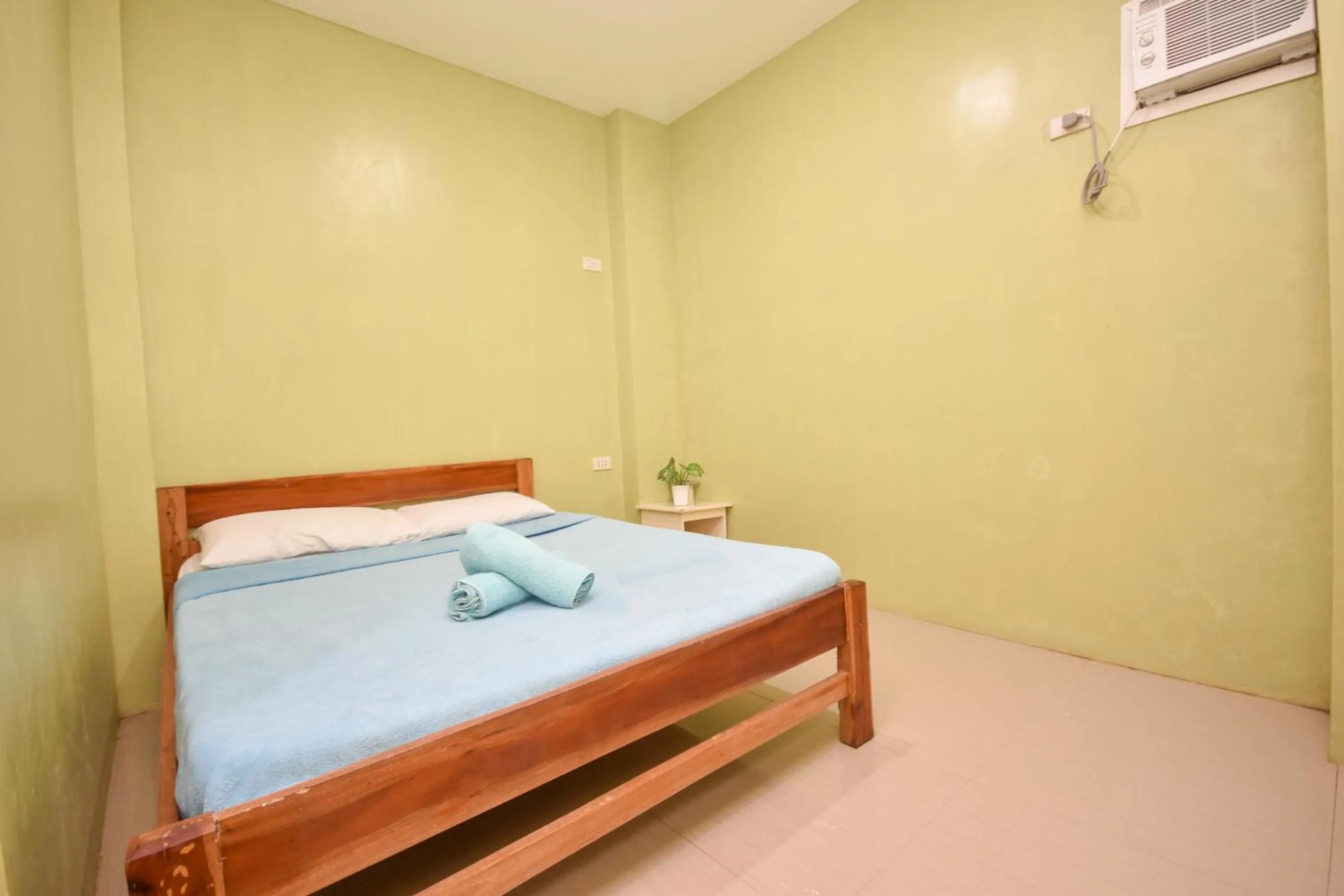 Bed in Boracay Backpackers