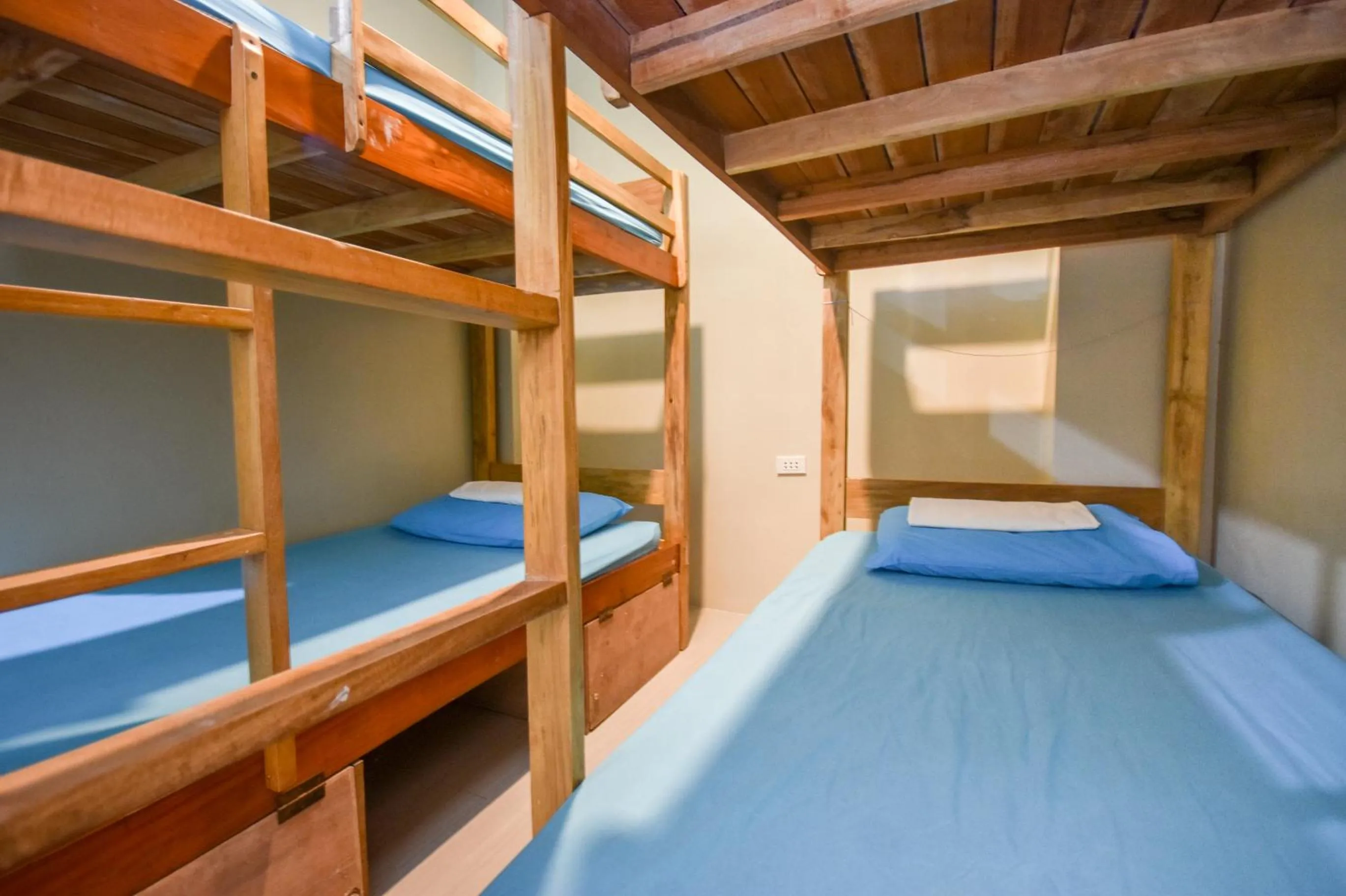 Bed in Boracay Backpackers