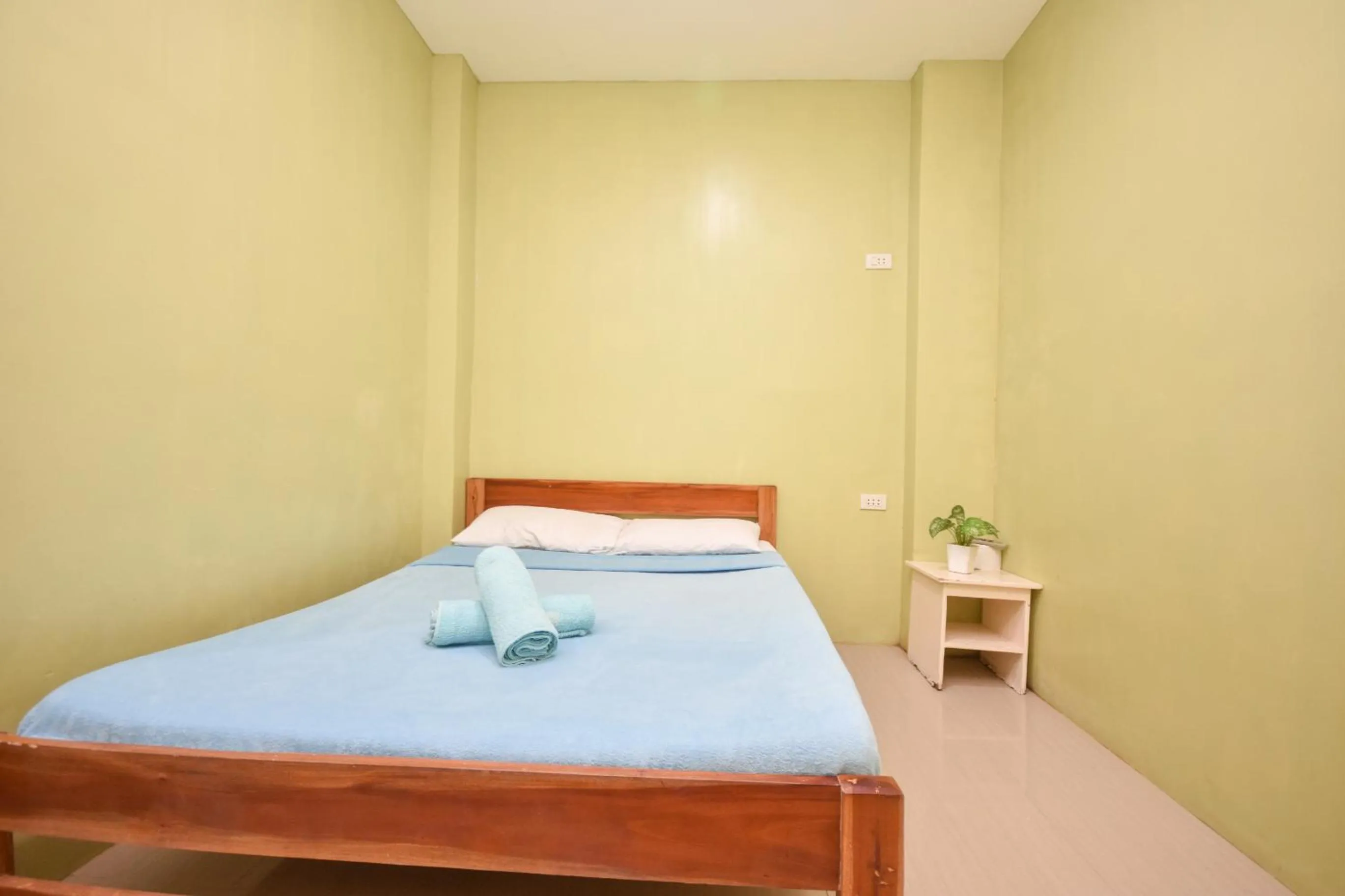 Bed in Boracay Backpackers