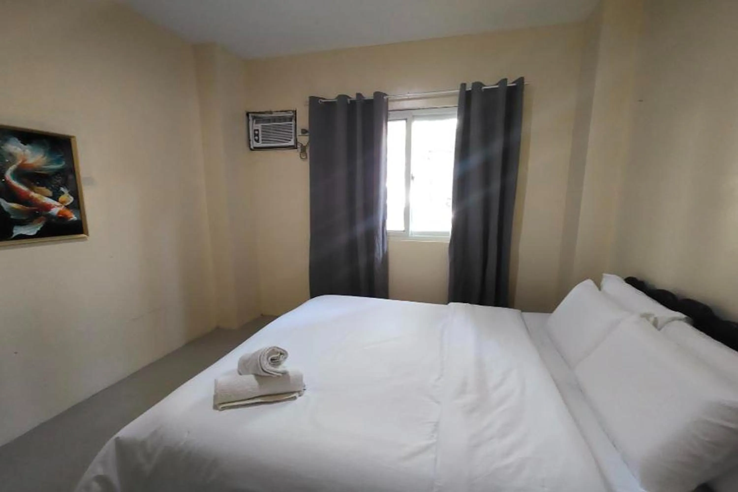 Photo of the whole room, Bed in Boracay Backpackers