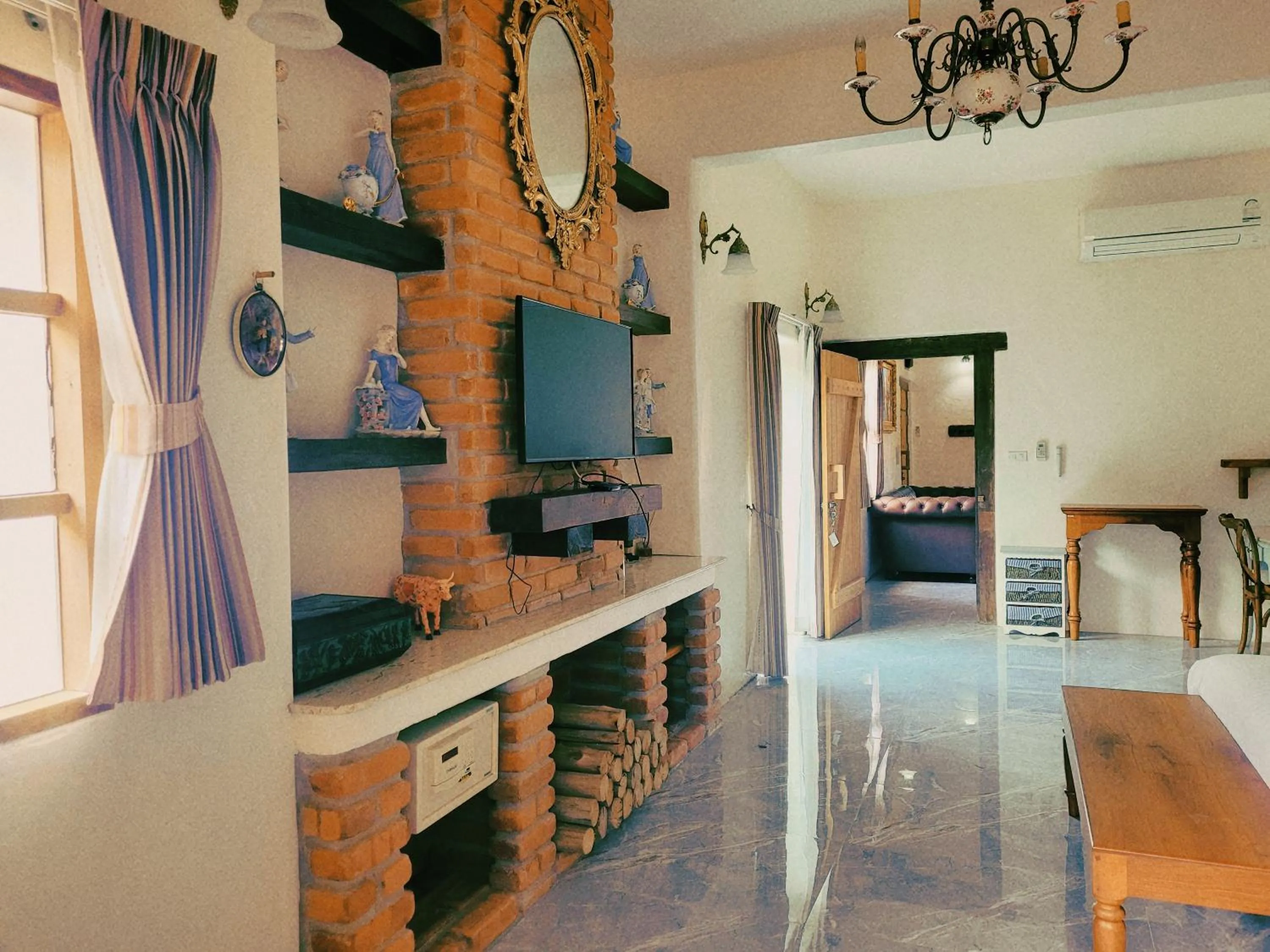 Communal lounge/ TV room in Swiss Hotel Pattaya