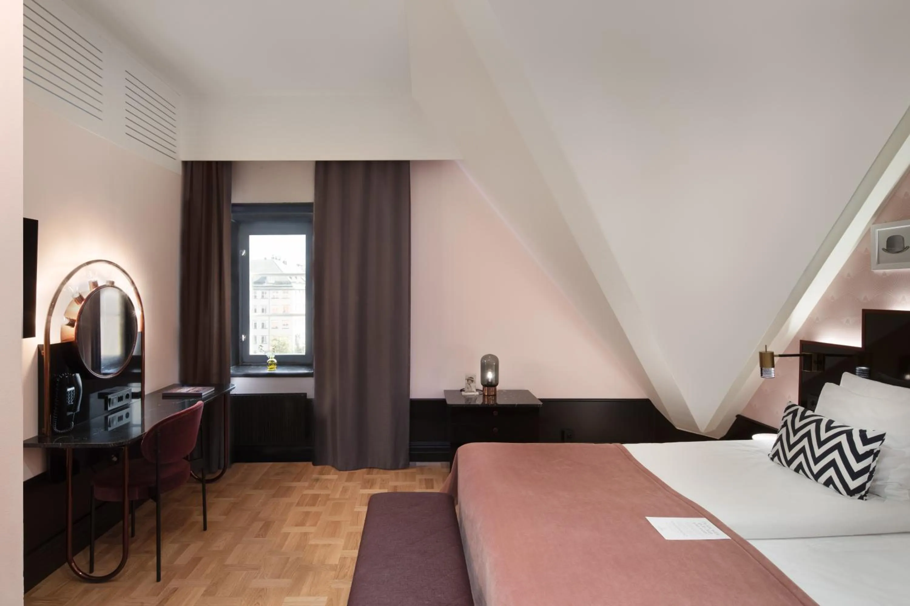 Bed in Haymarket by Scandic