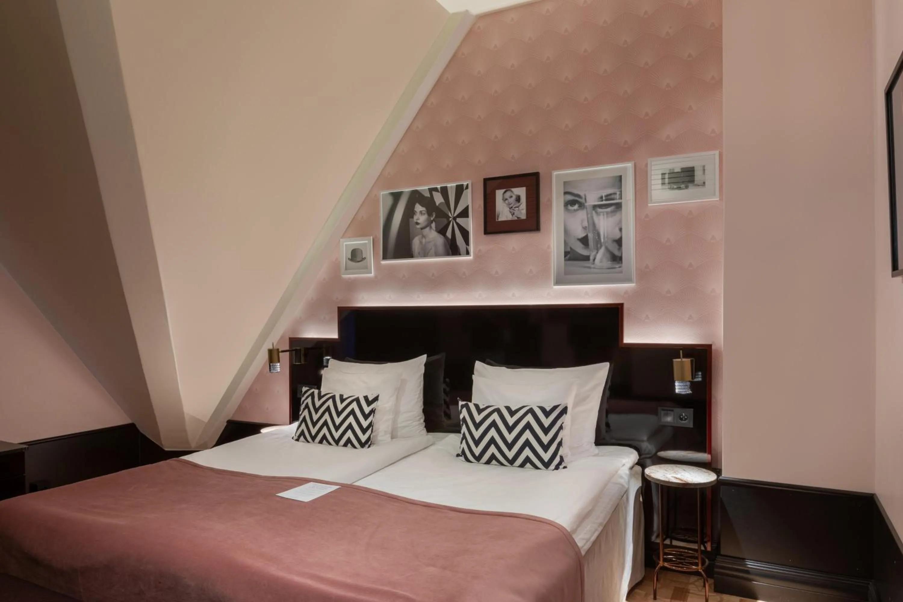 Photo of the whole room, Bed in Haymarket by Scandic