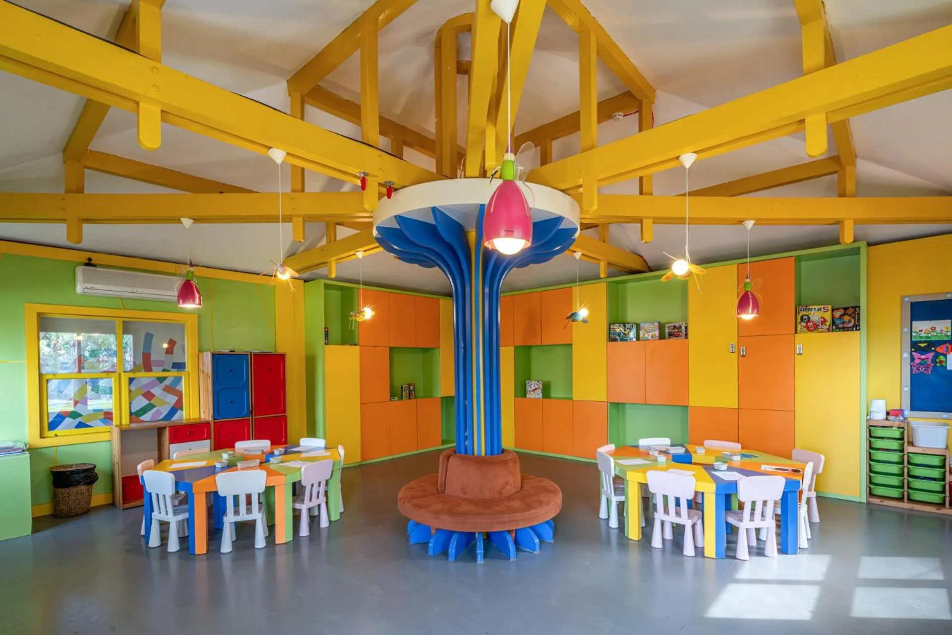 Kids's club in Balmy Foresta