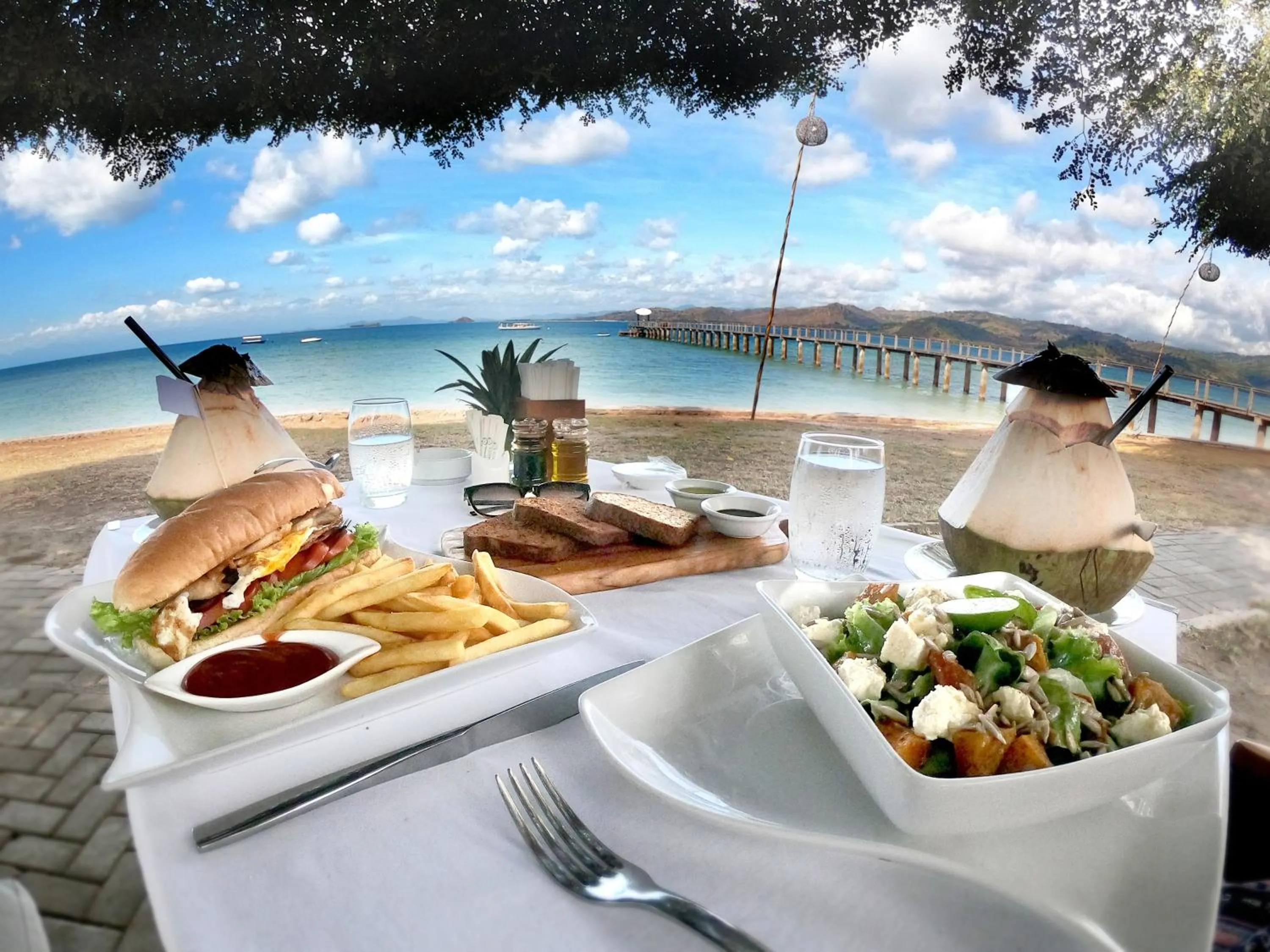 Food and drinks in Kokomo Resort Gili Gede