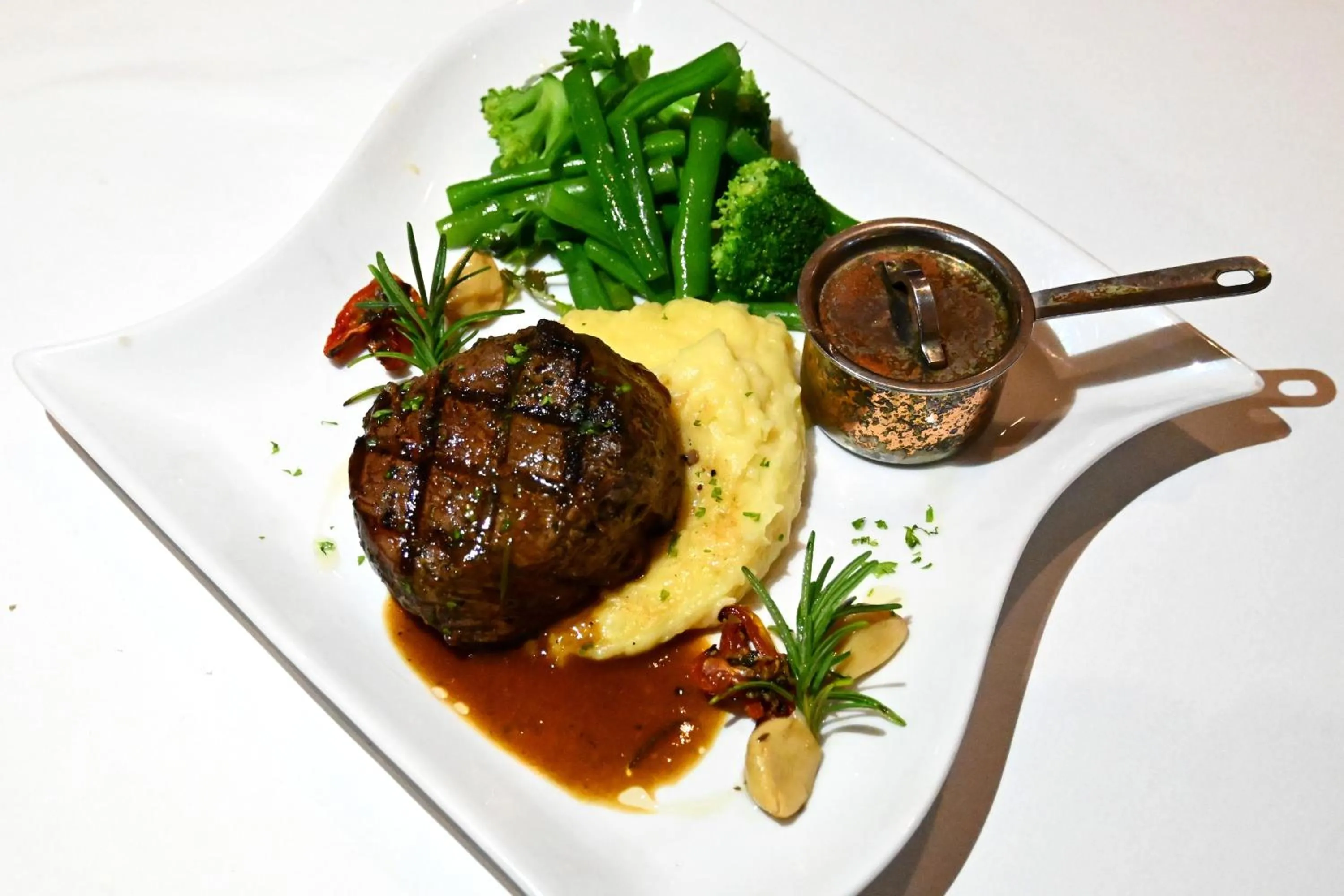 Food in Kokomo Resort Gili Gede