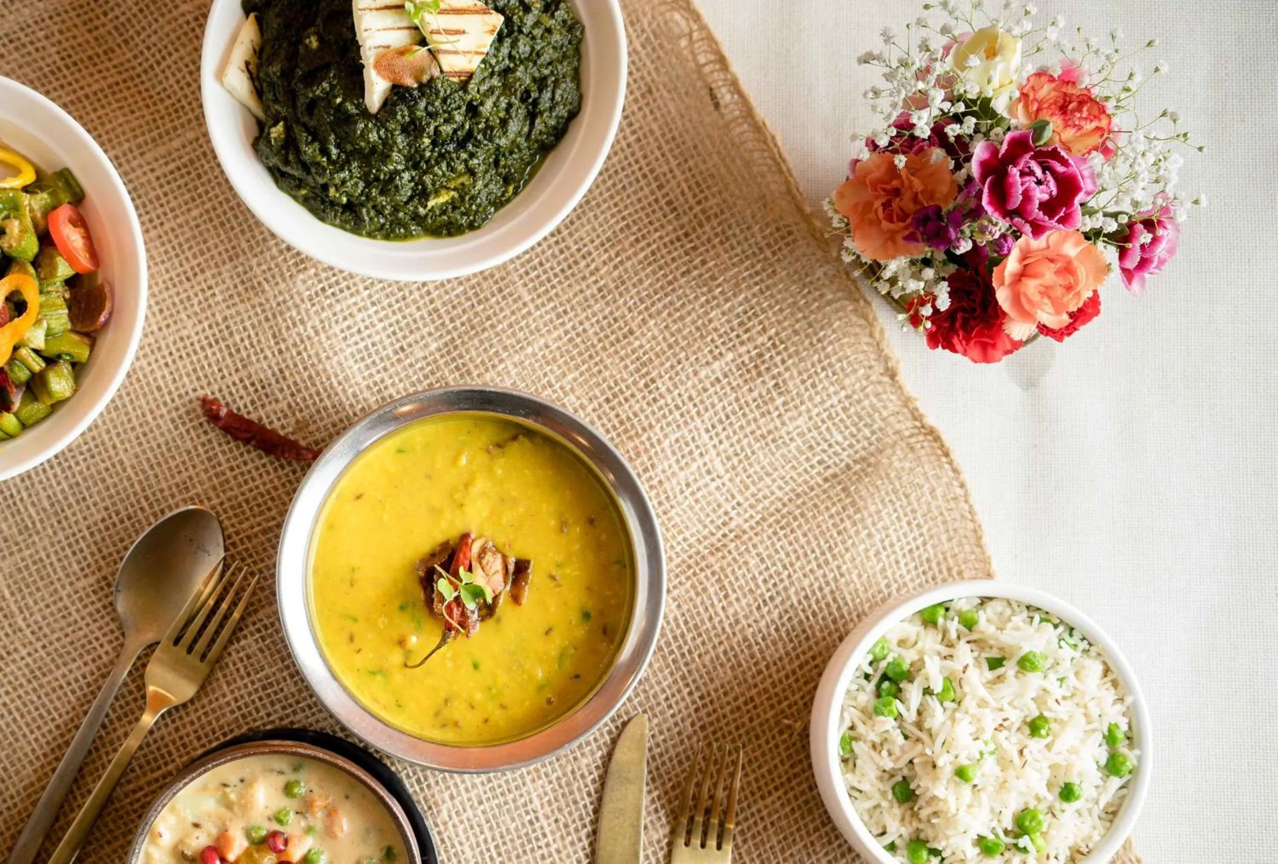 Restaurant/places to eat in Max Hotels Jabalpur