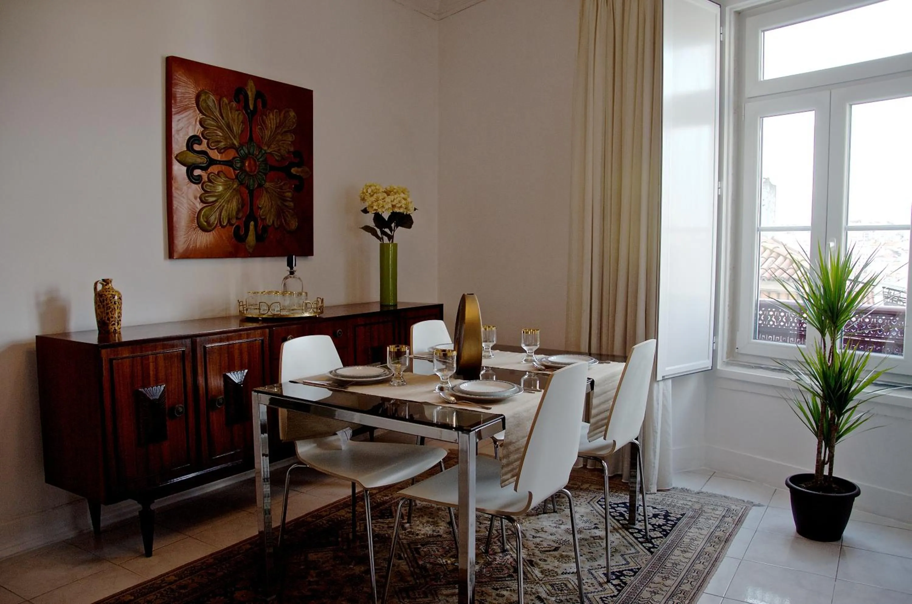 Dining area in Chiado Lisbon Apartment