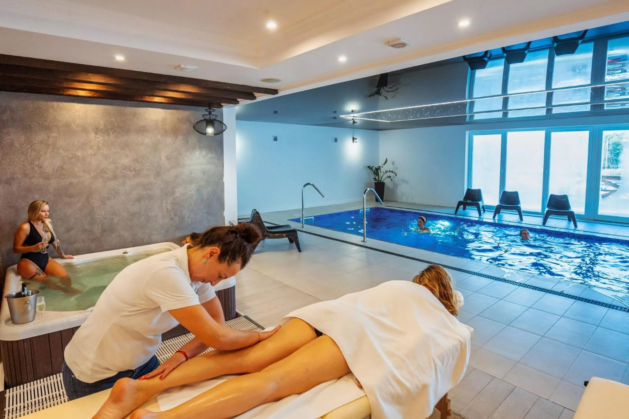 Swimming pool in Hotel Tajty