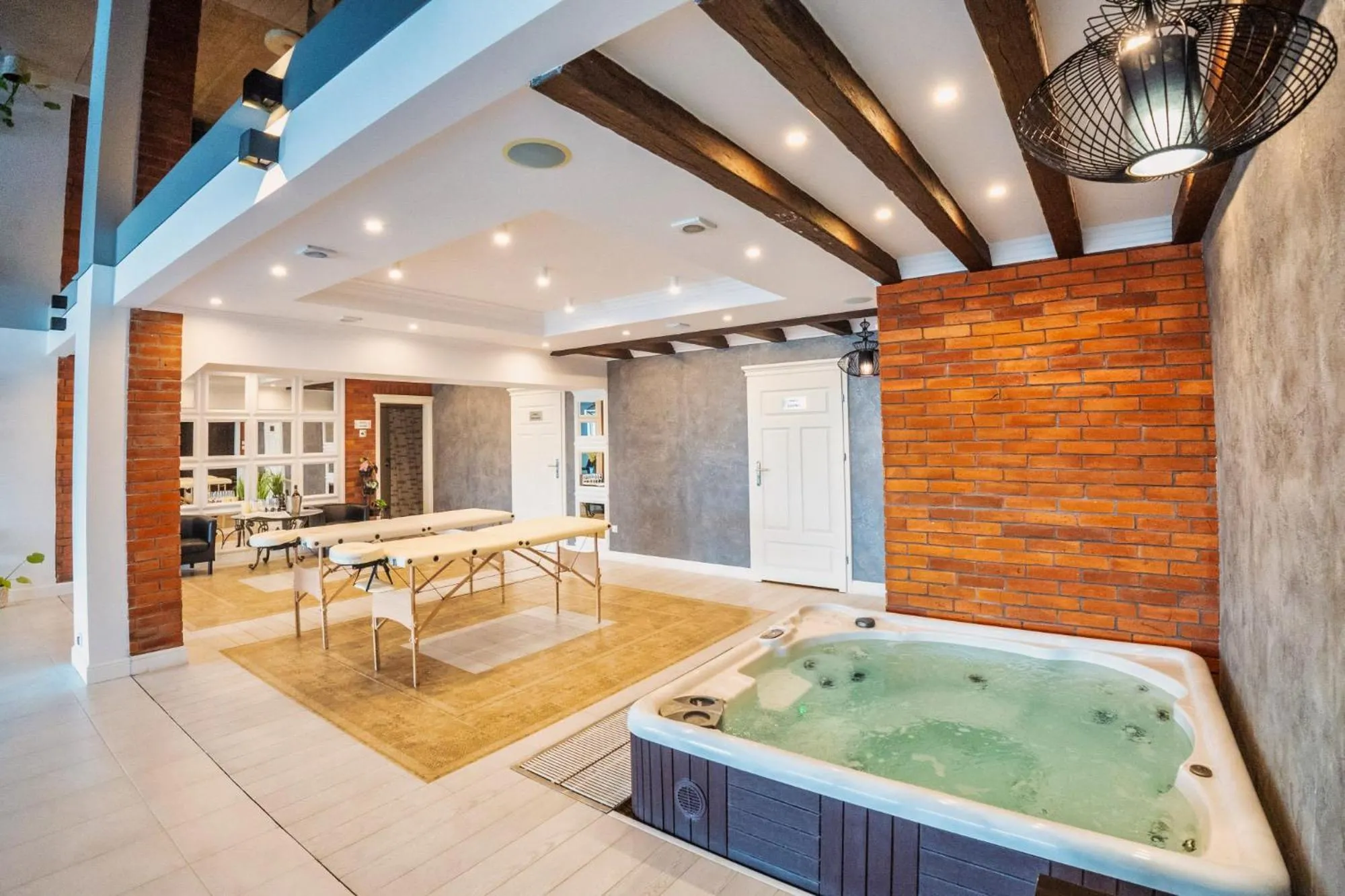 Swimming pool in Hotel Tajty