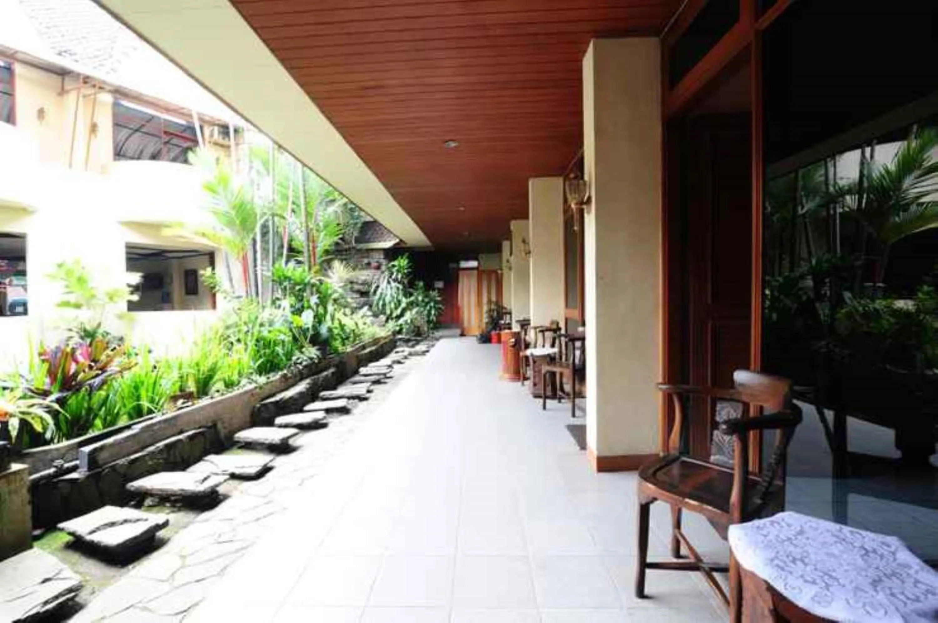 Patio in De'Qur Hotel Bandung
