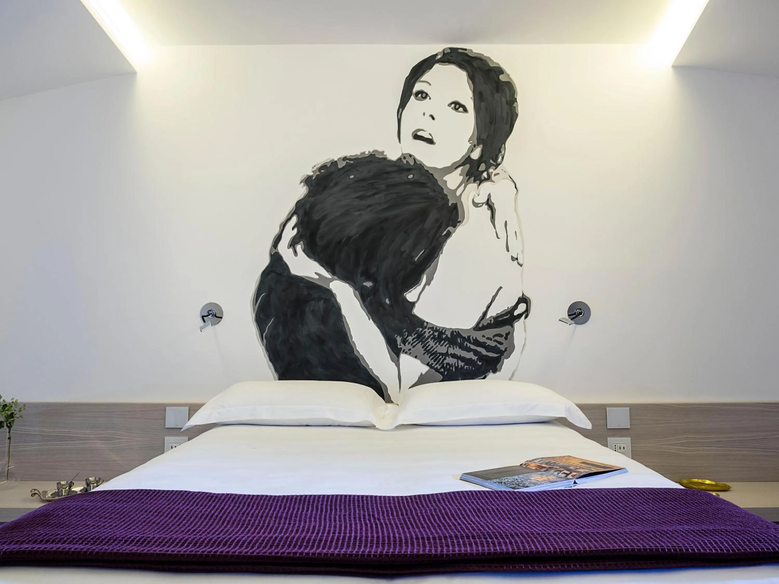 Decorative detail, Bed in Duomo Suites & Spa