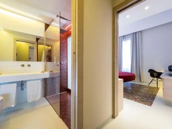 Bathroom, Bed in Duomo Suites & Spa