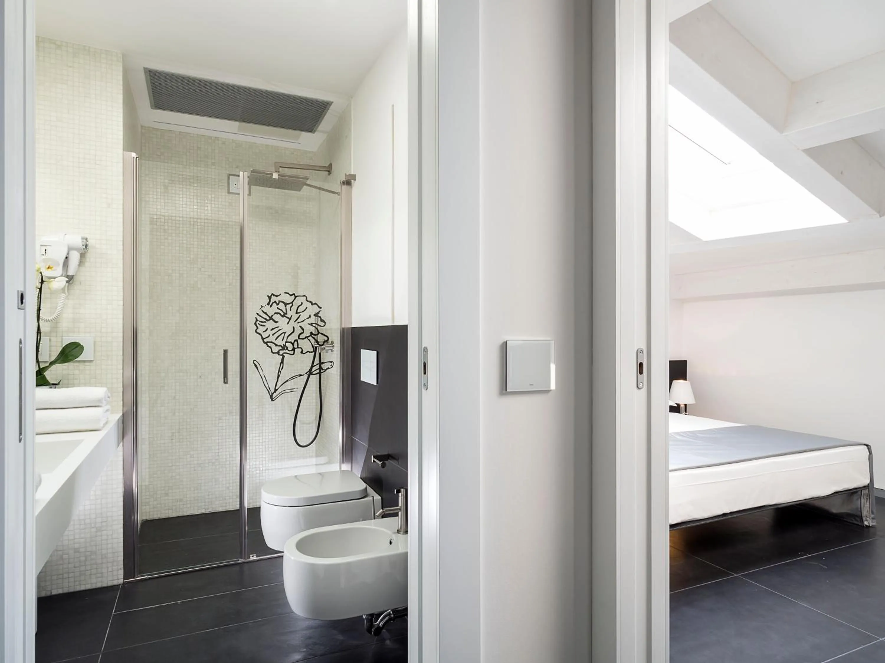 Bathroom, Bed in Duomo Suites & Spa