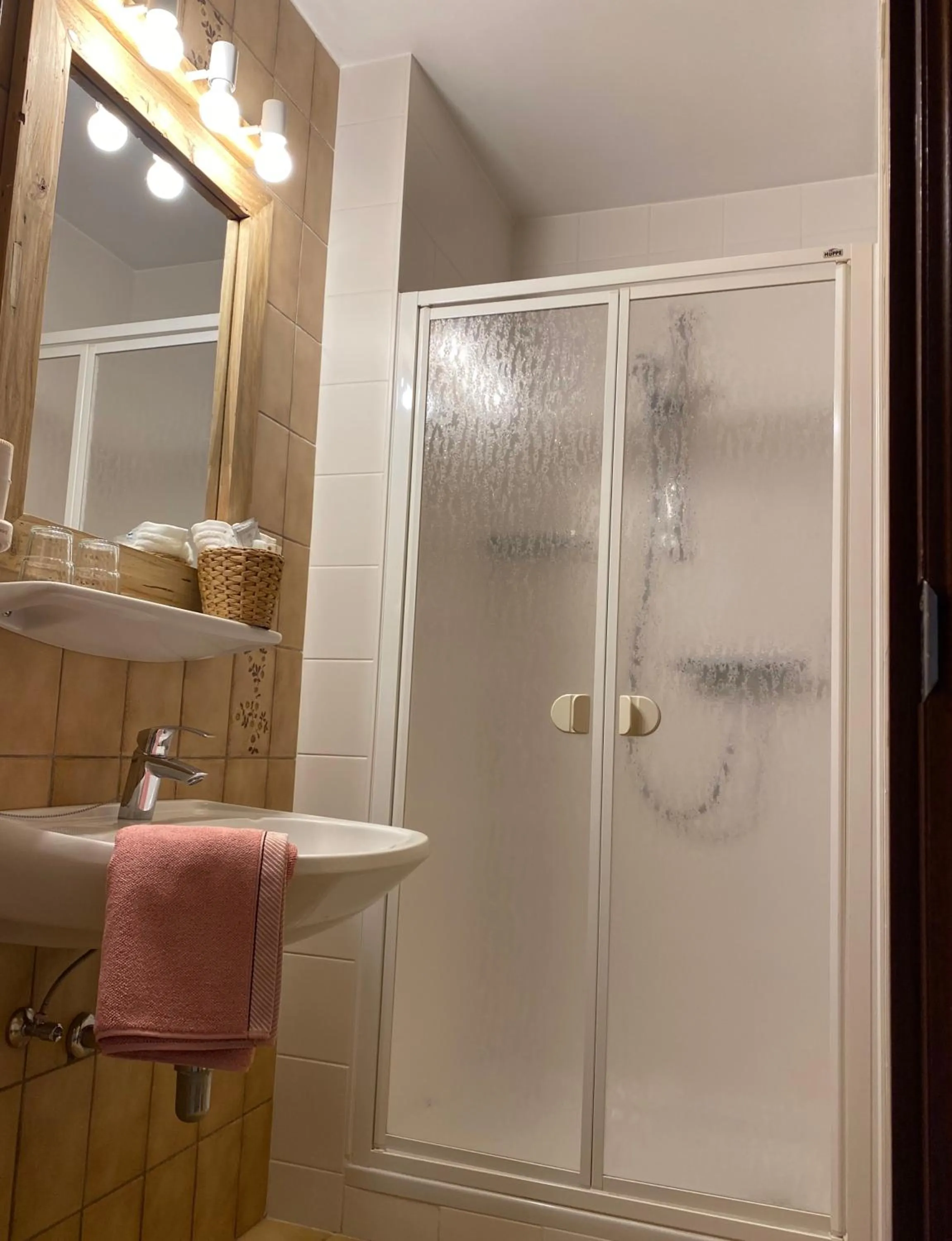 Bathroom in Hotel The New Fox