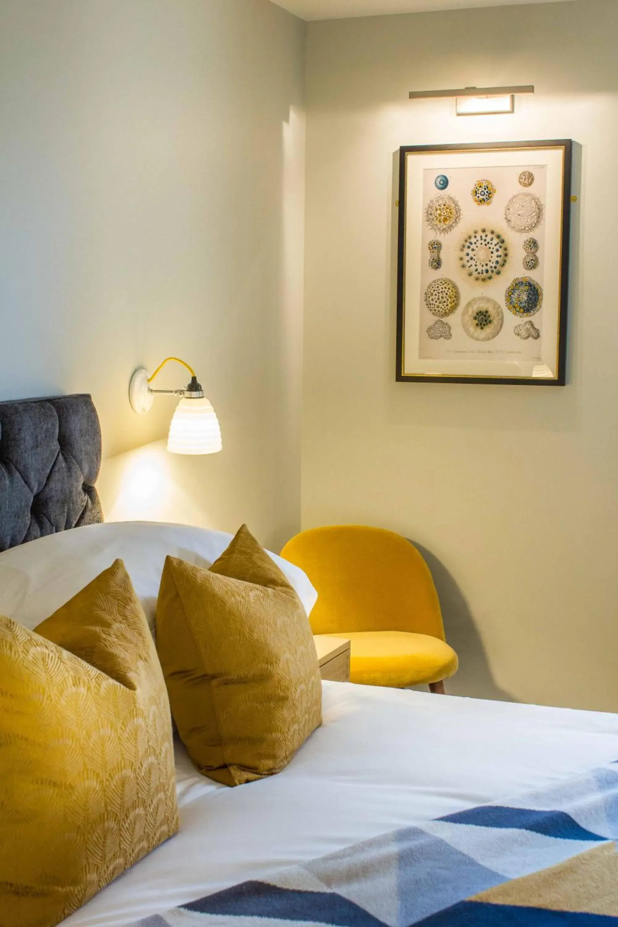 Standard King Room in Crown & Punchbowl Standard King Room in Crown & Punchbowl