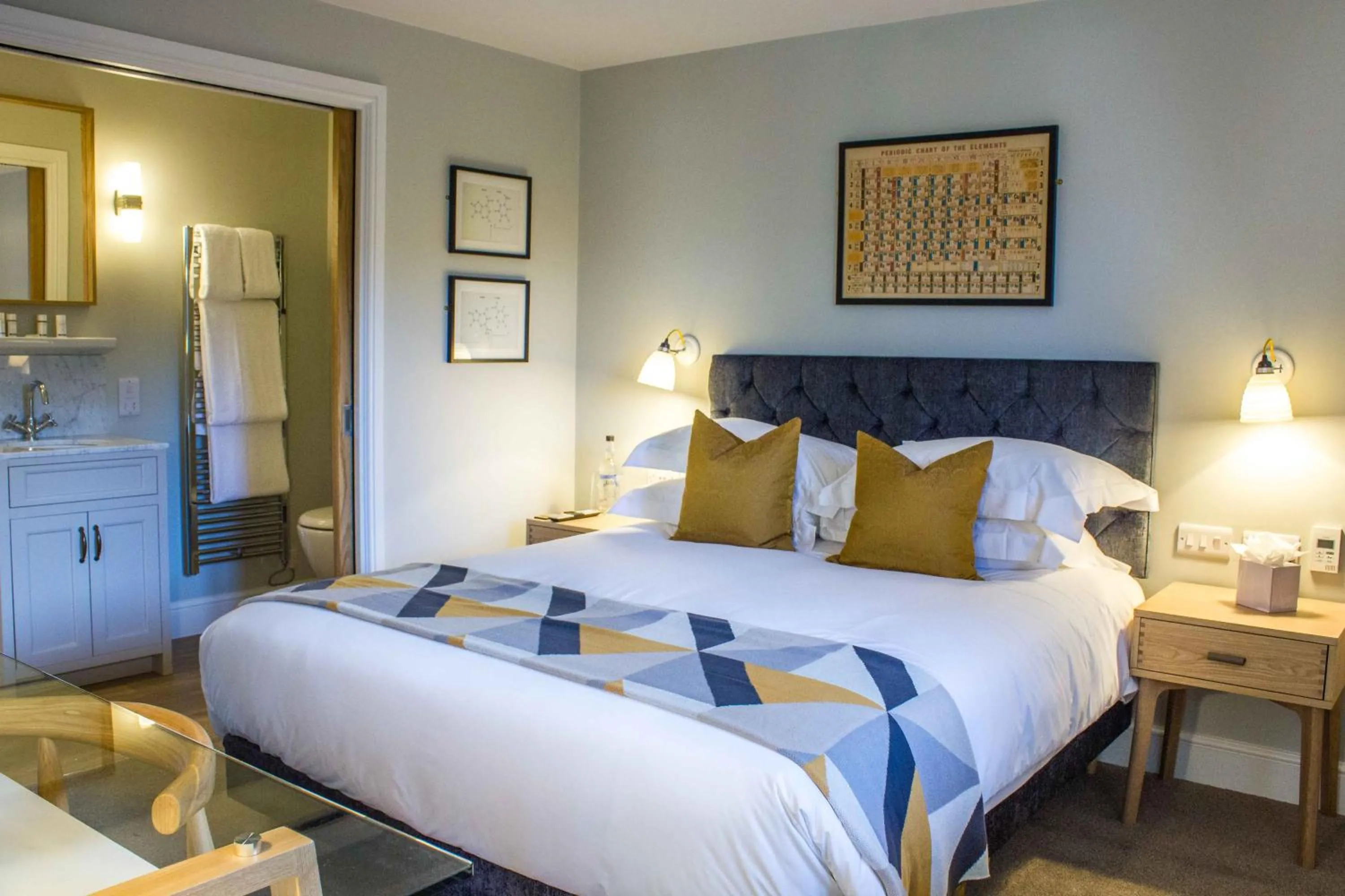 Bed in Crown & Punchbowl