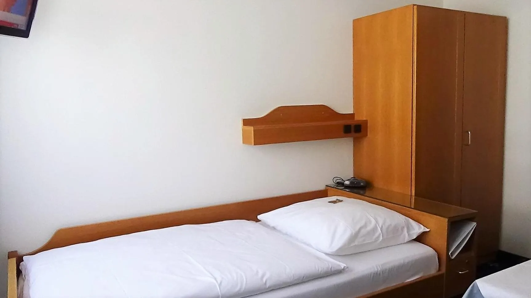 Bed in Hotel Zur Traube