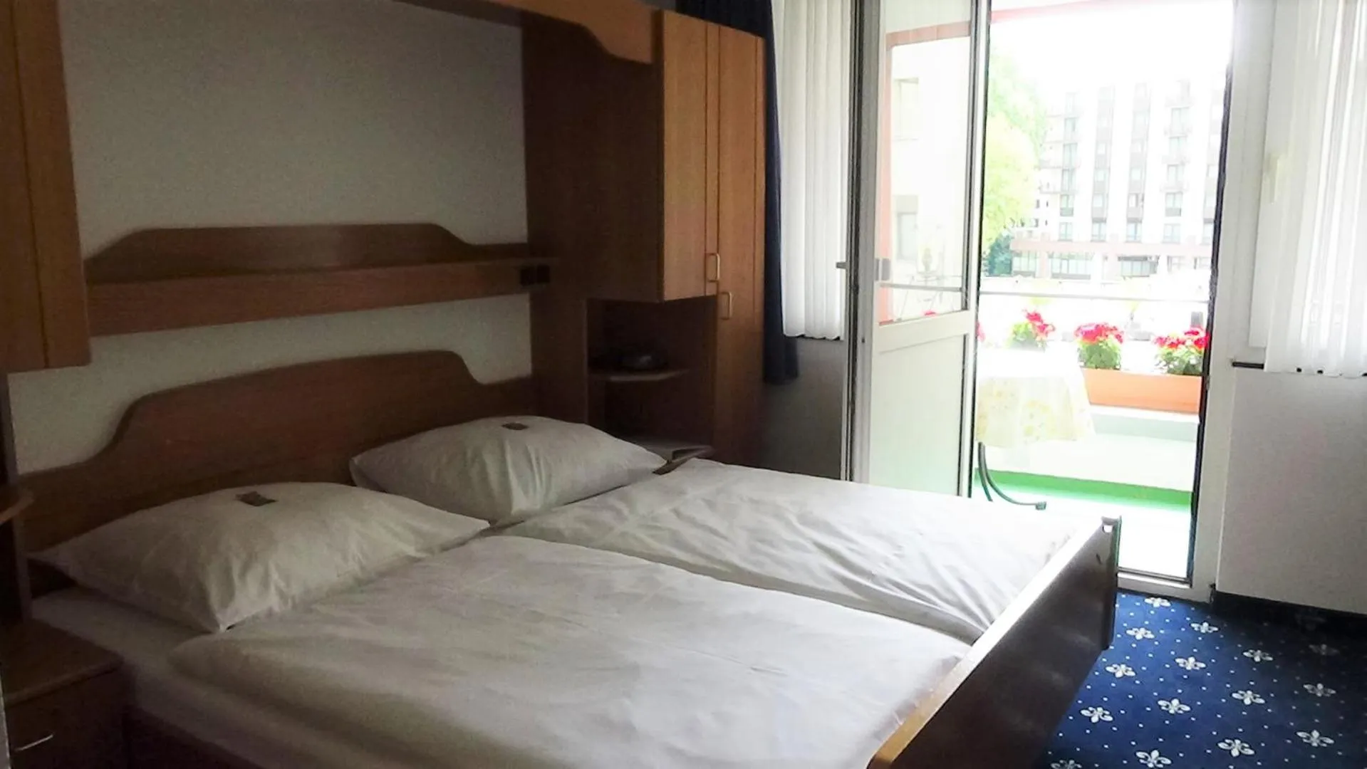 Bed in Hotel Zur Traube