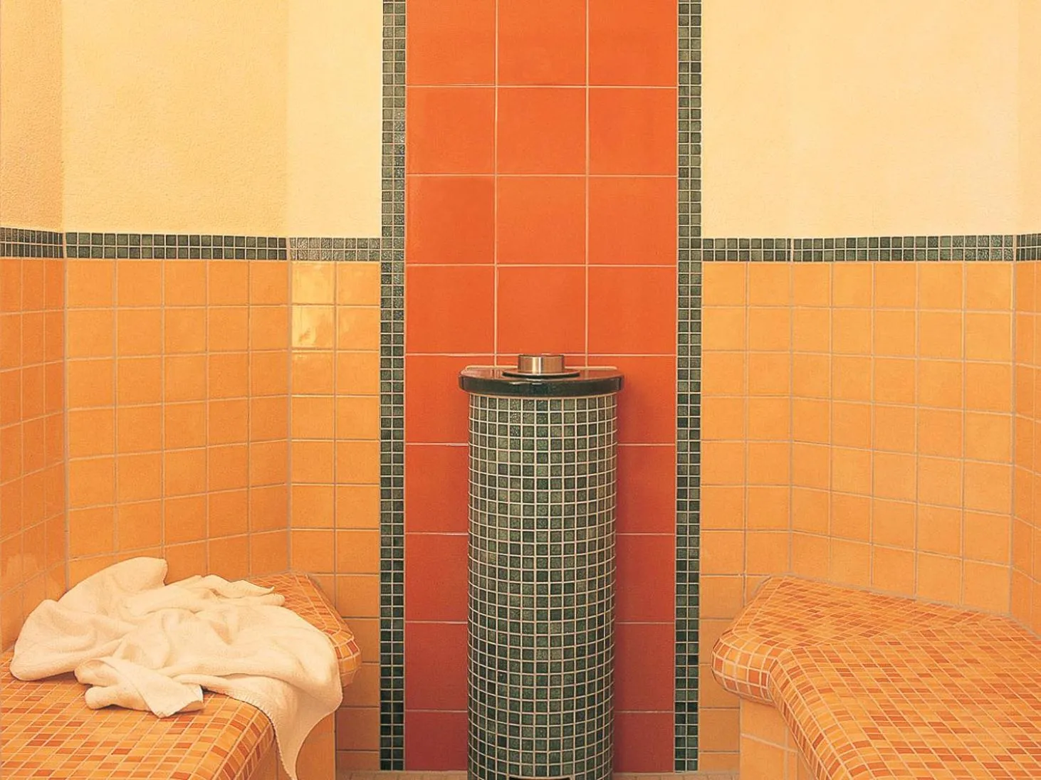 Steam room, Bed in Hotel Waldlust