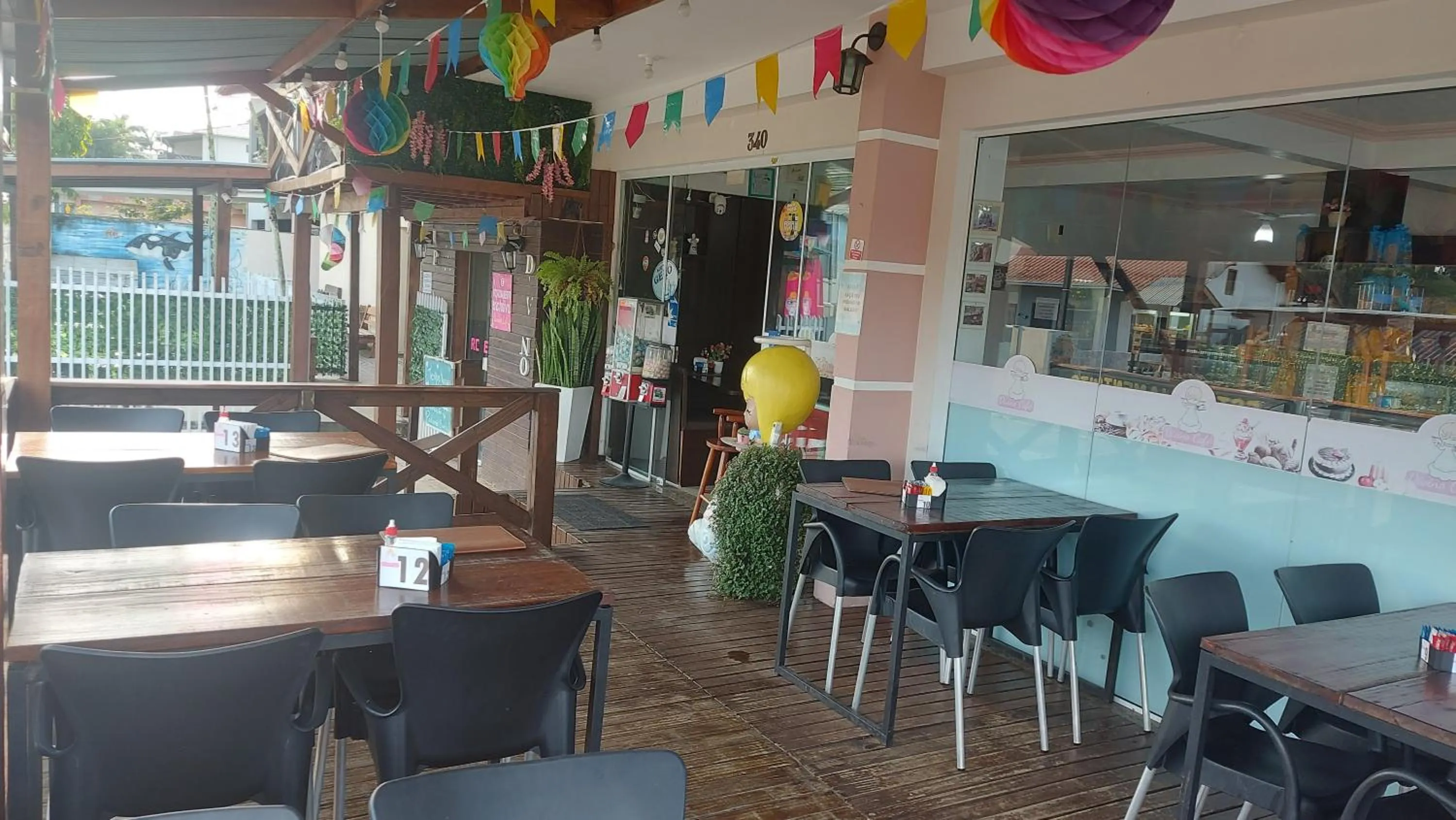 Pousada Ilha do Itacolomi Com Piscina Proximo do Beto Carrero