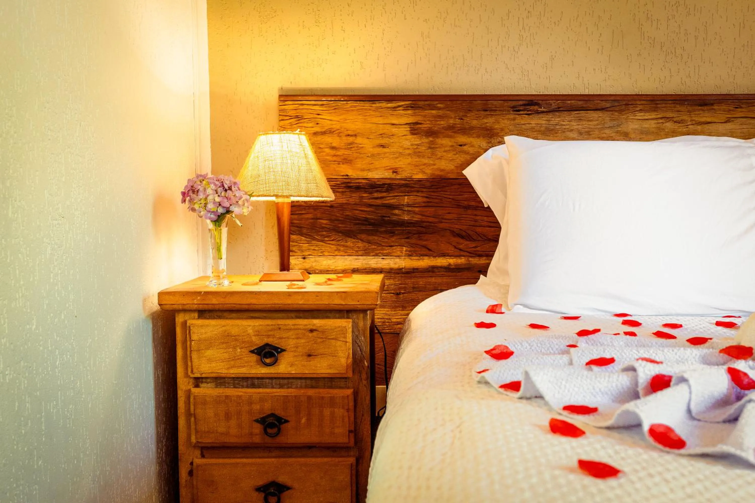 Decorative detail, Bed in VELINN Pousada Vila Floratta