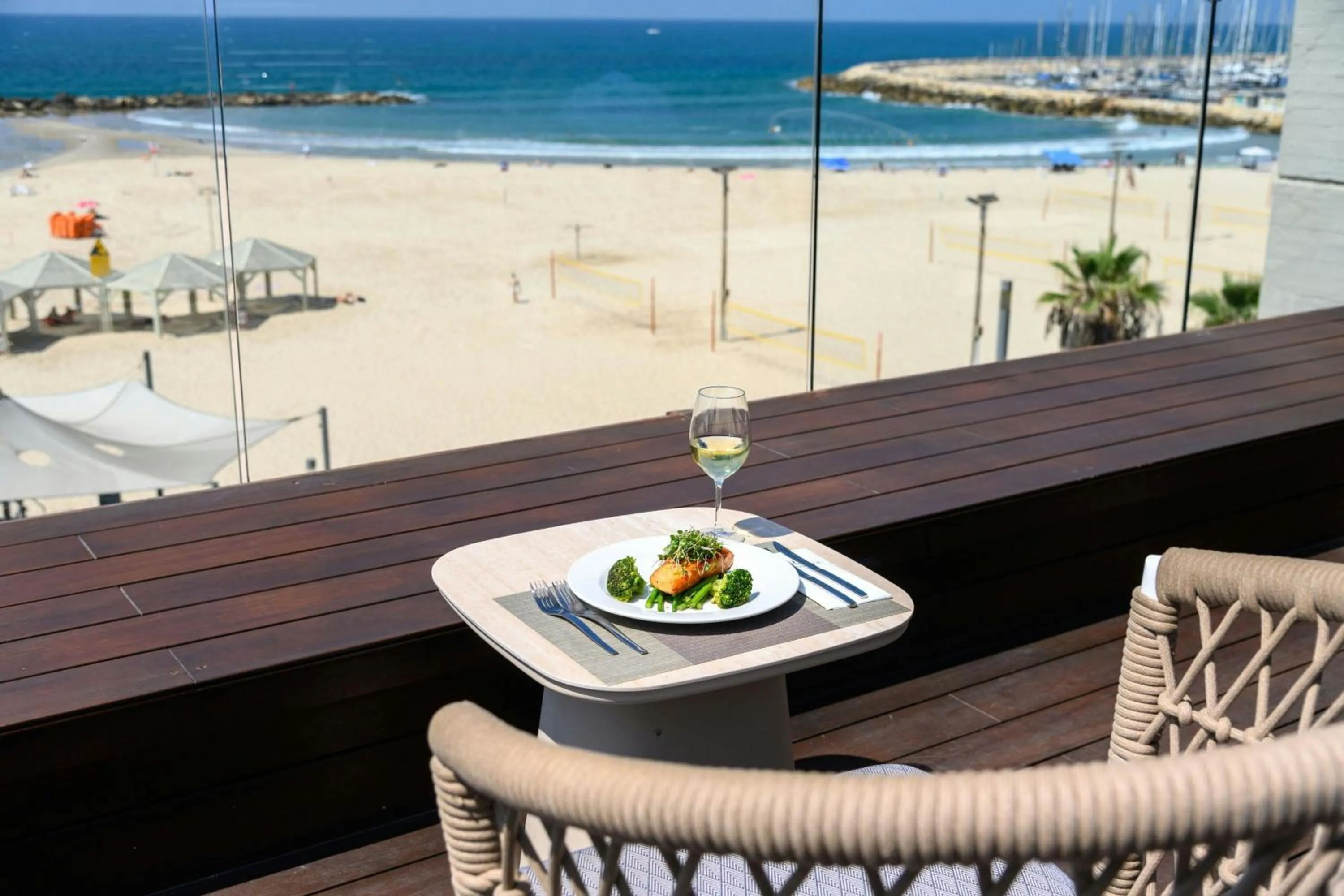 Restaurant/places to eat in Renaissance Tel Aviv Hotel