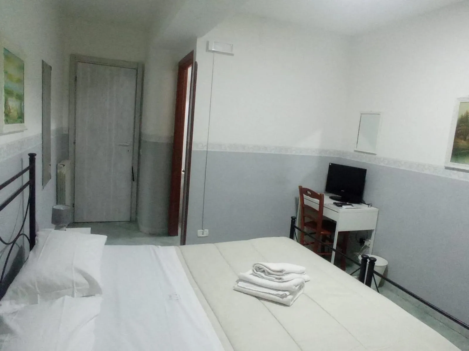 Bedroom, Bed in Hotel Alloggio Del Conte