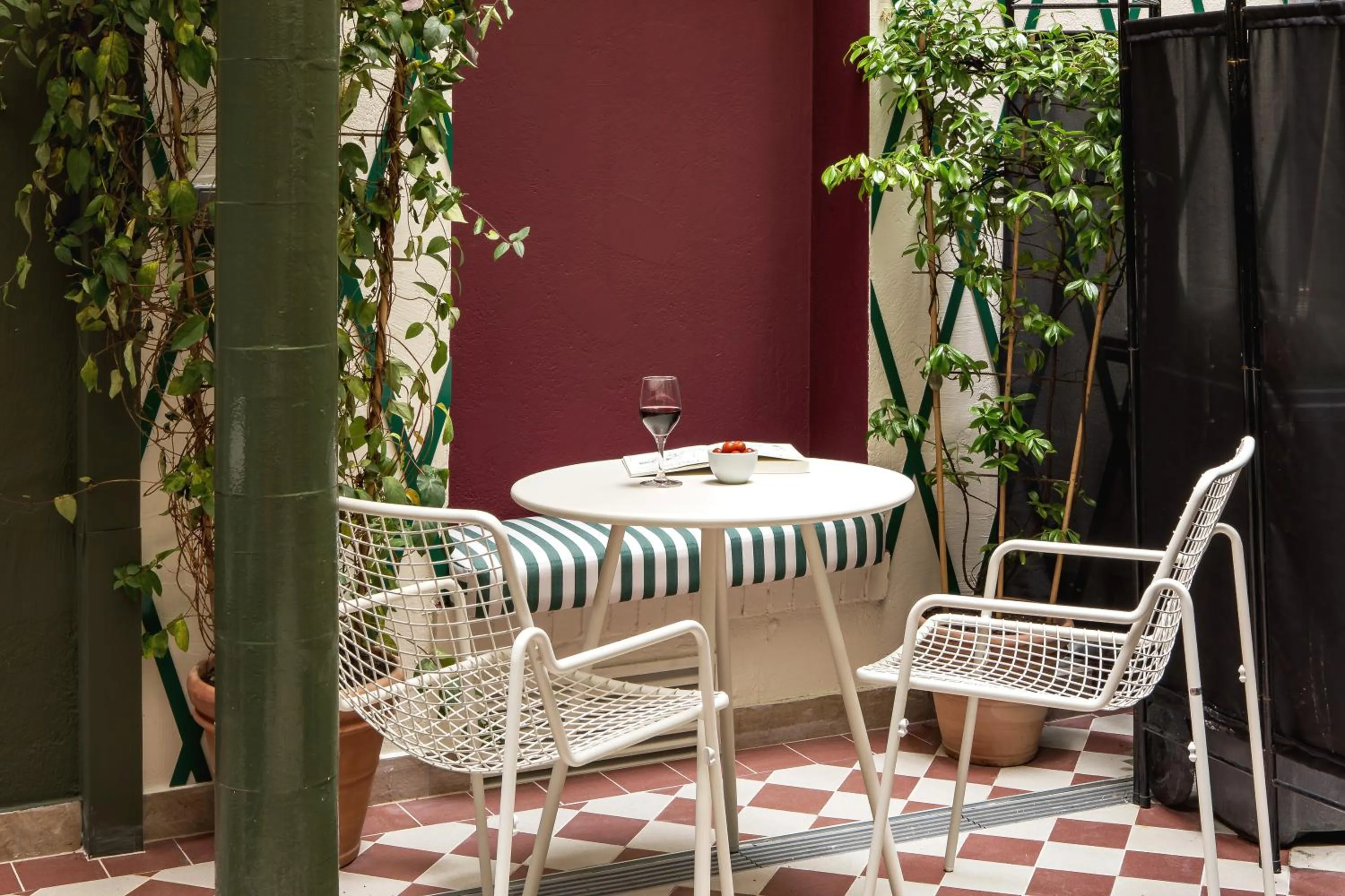Patio in Hôtel Dalila