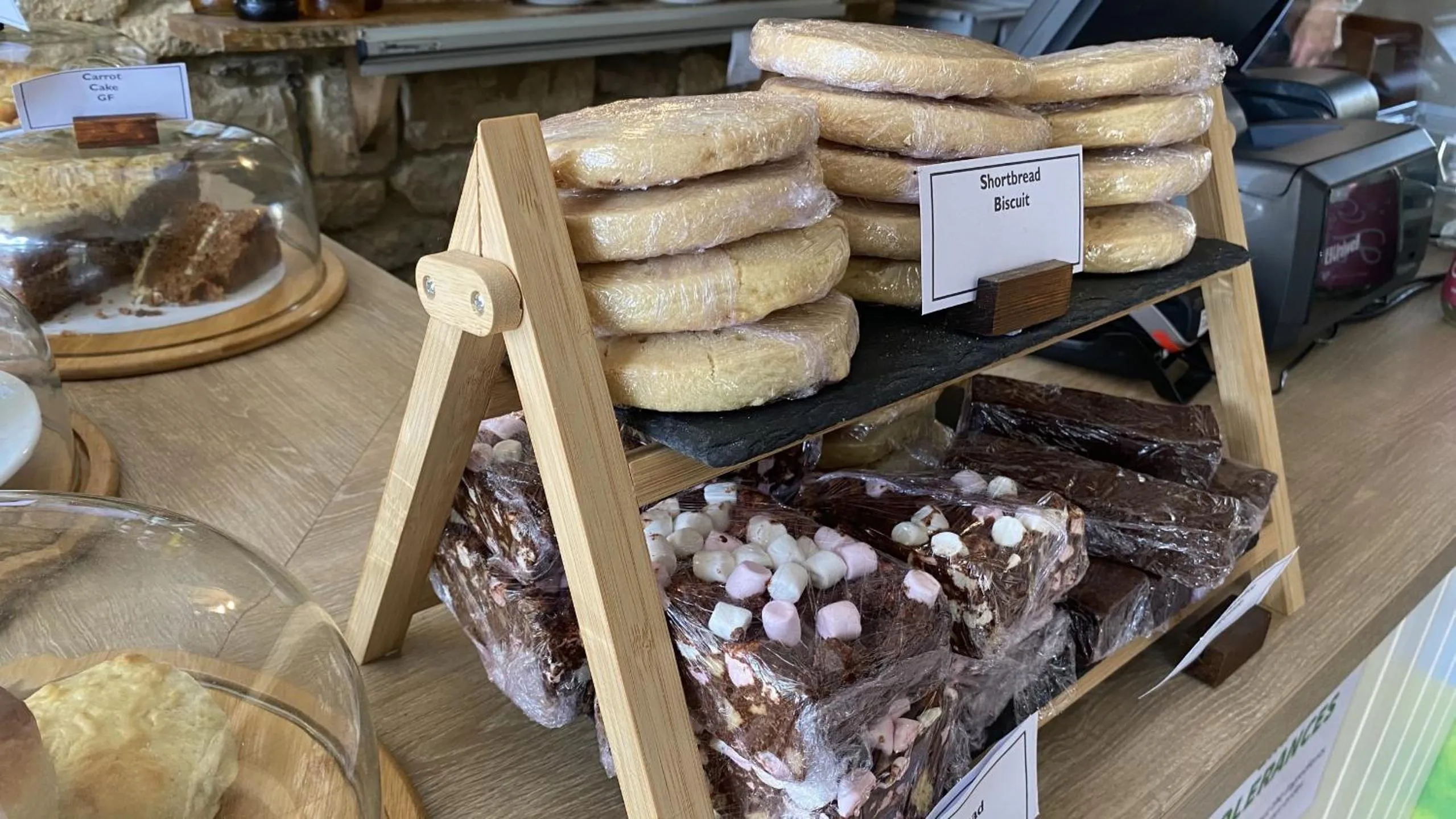 Restaurant/places to eat in Priory Tearooms Burford with Rooms