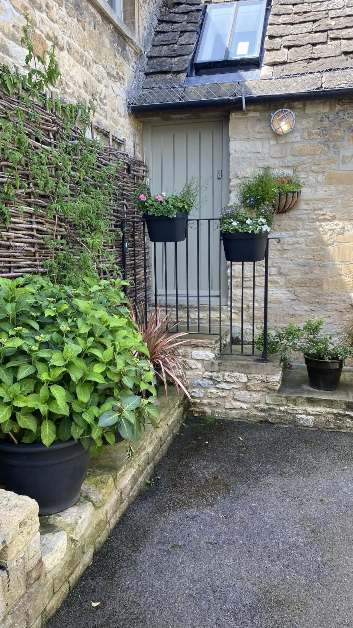 Property building in Priory Tearooms Burford with Rooms