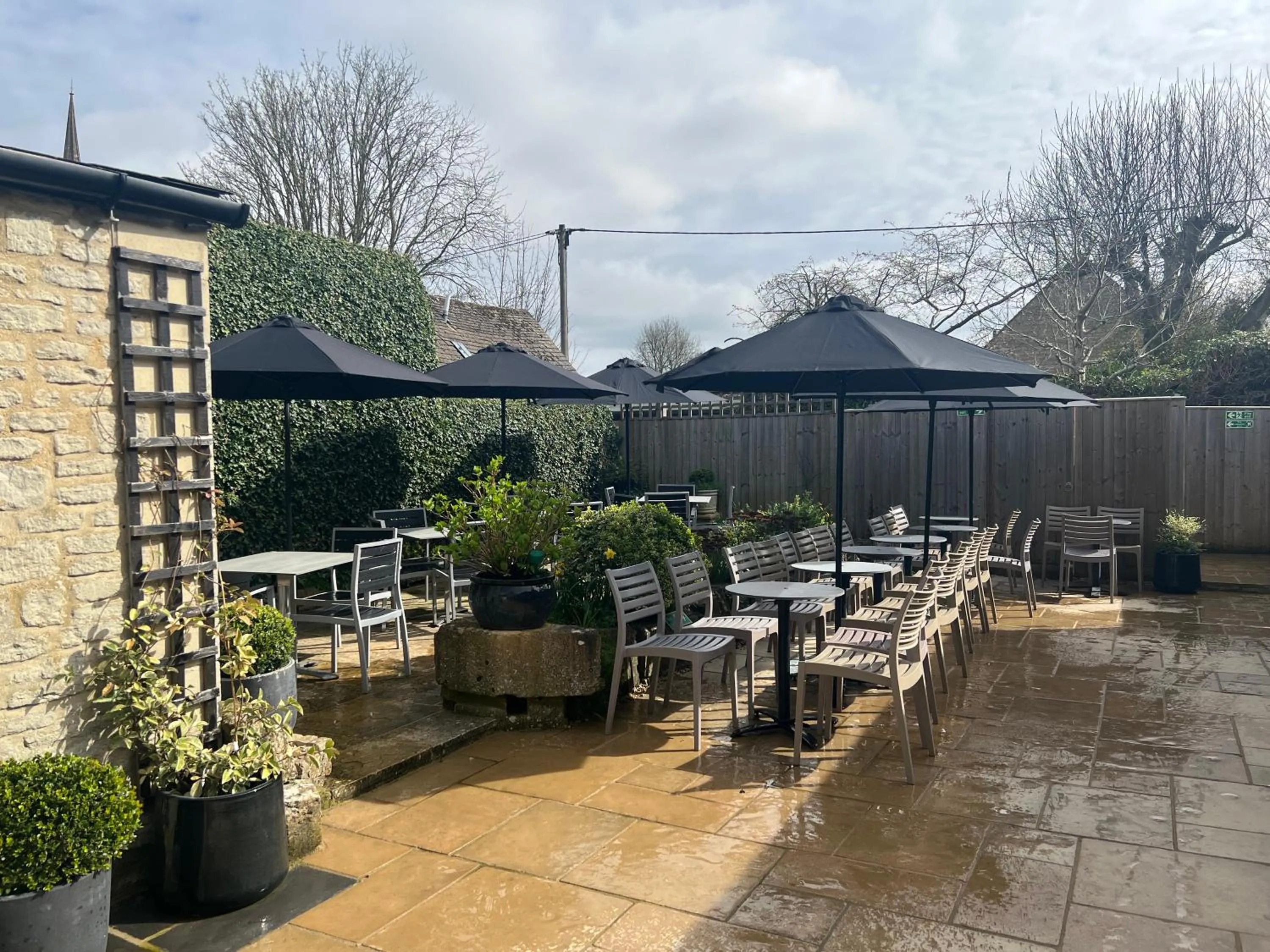 Property building in Priory Tearooms Burford with Rooms