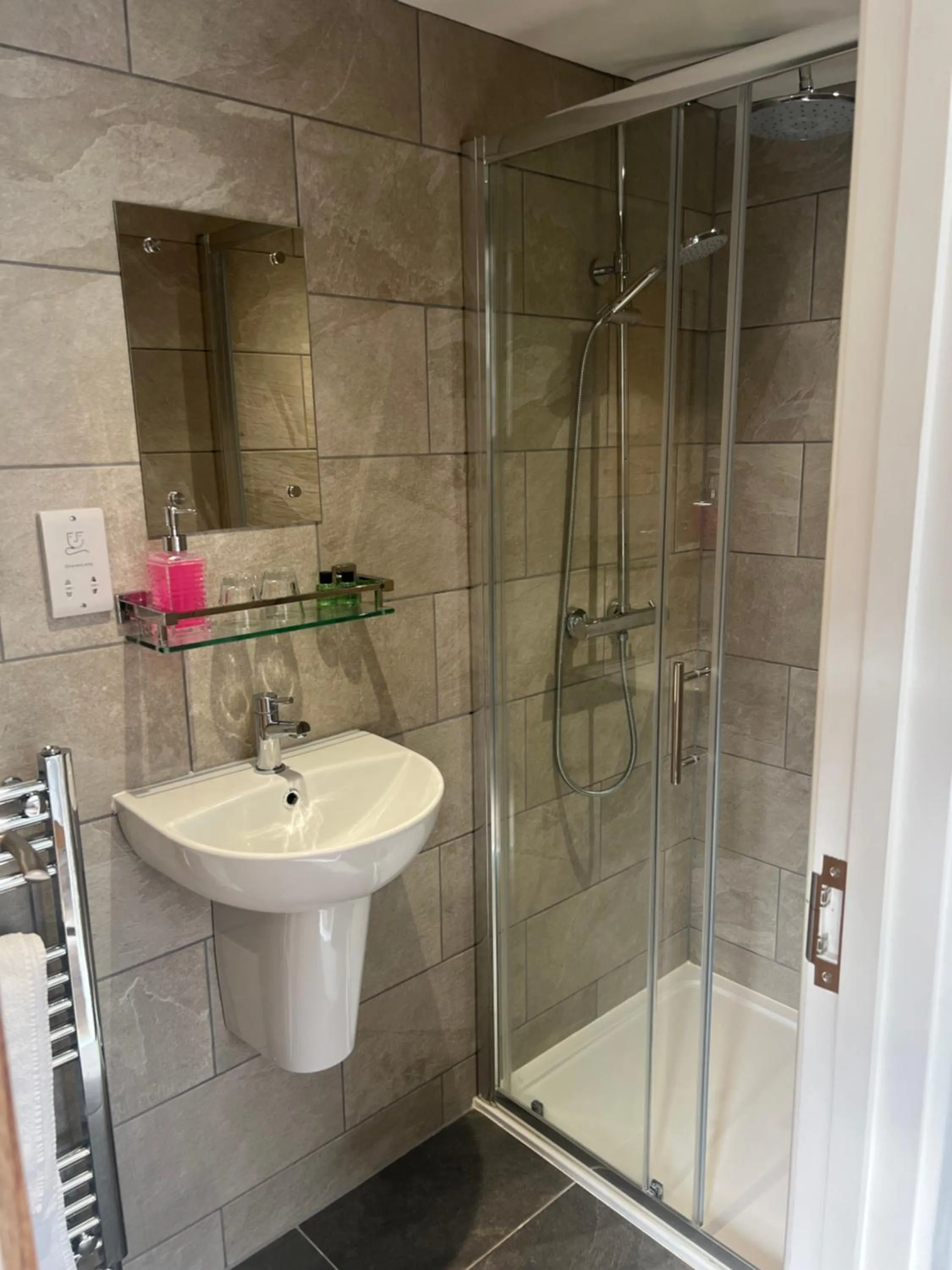 Property building in Priory Tearooms Burford with Rooms