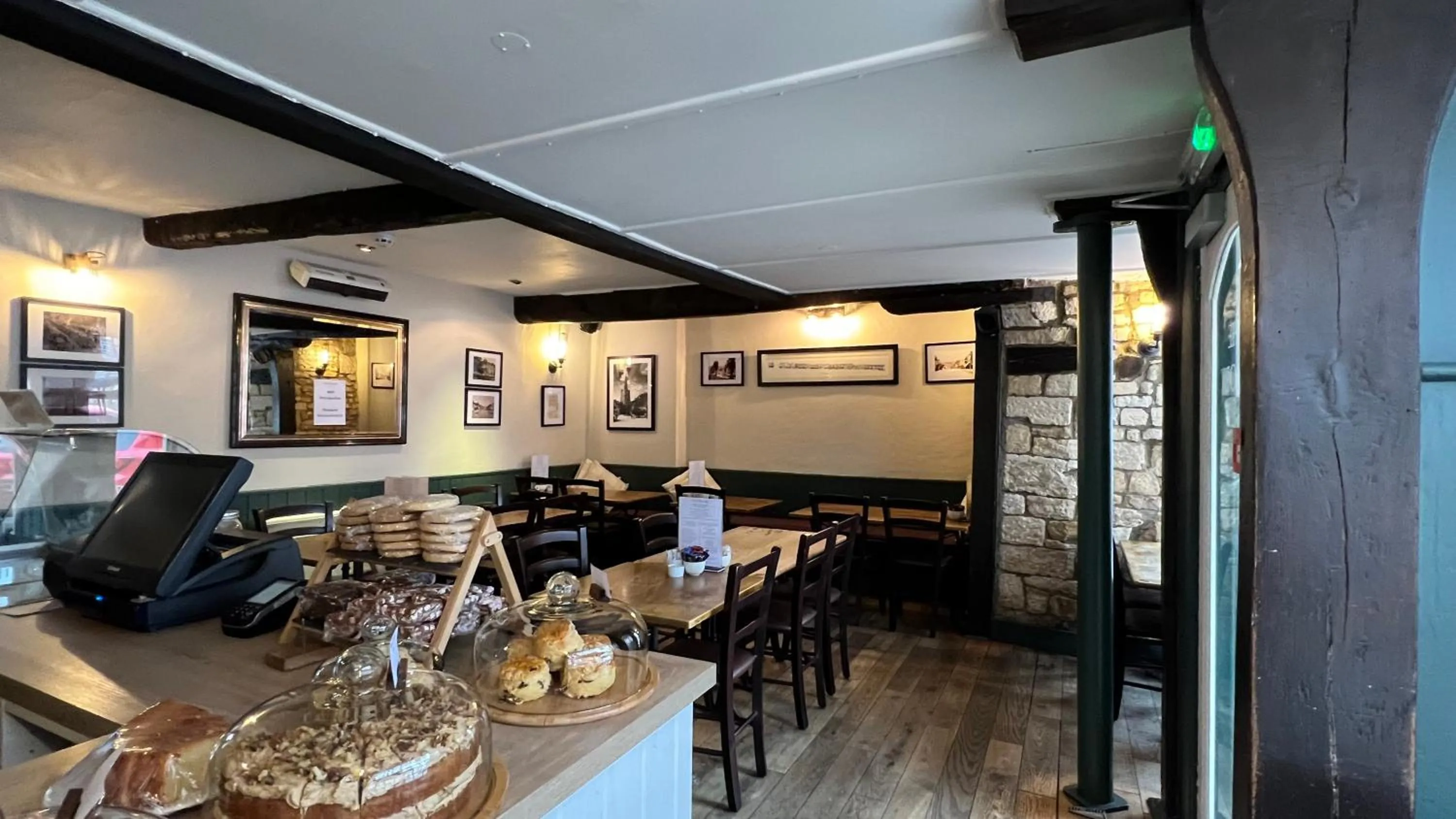 Restaurant/places to eat in Priory Tearooms Burford with Rooms